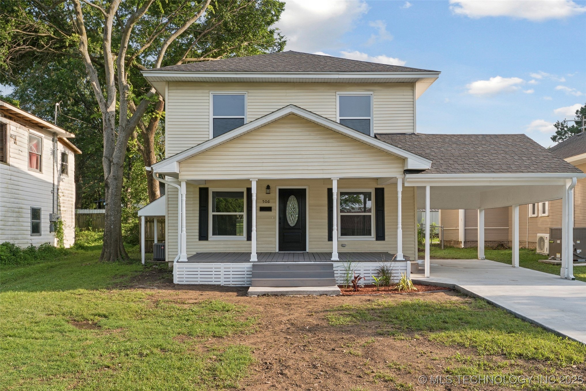 506 E Seminole Avenue Property Photo 1
