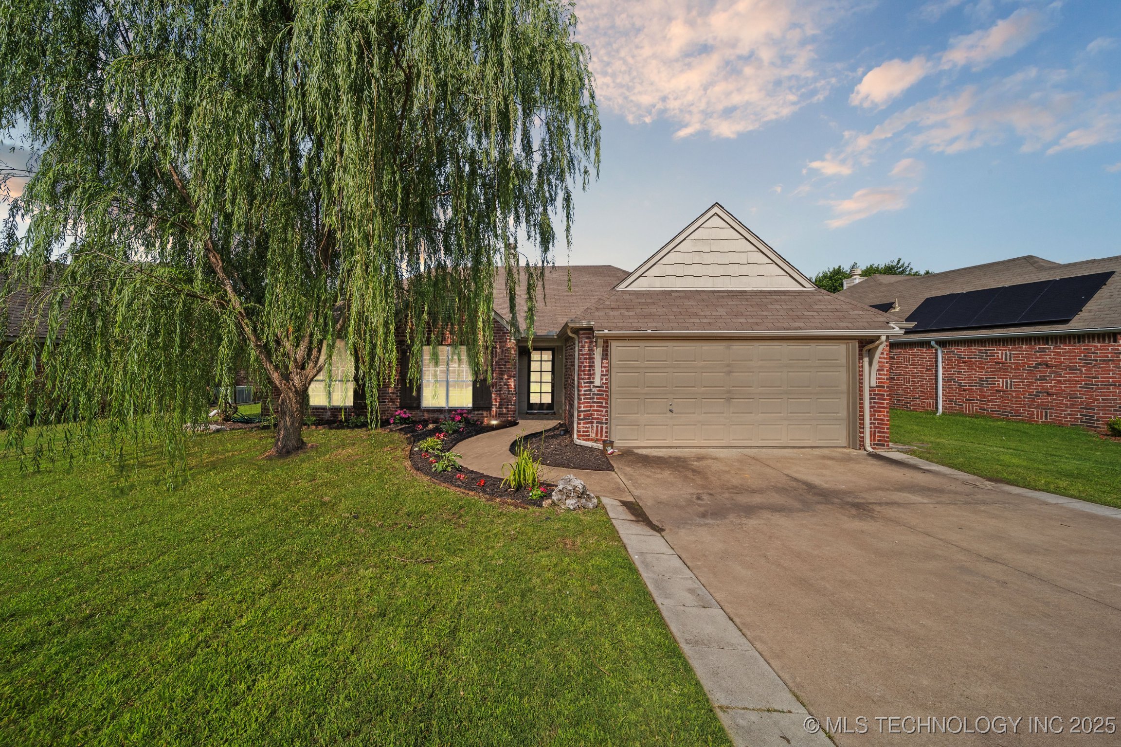 11920 S Holley Street Property Photo 1