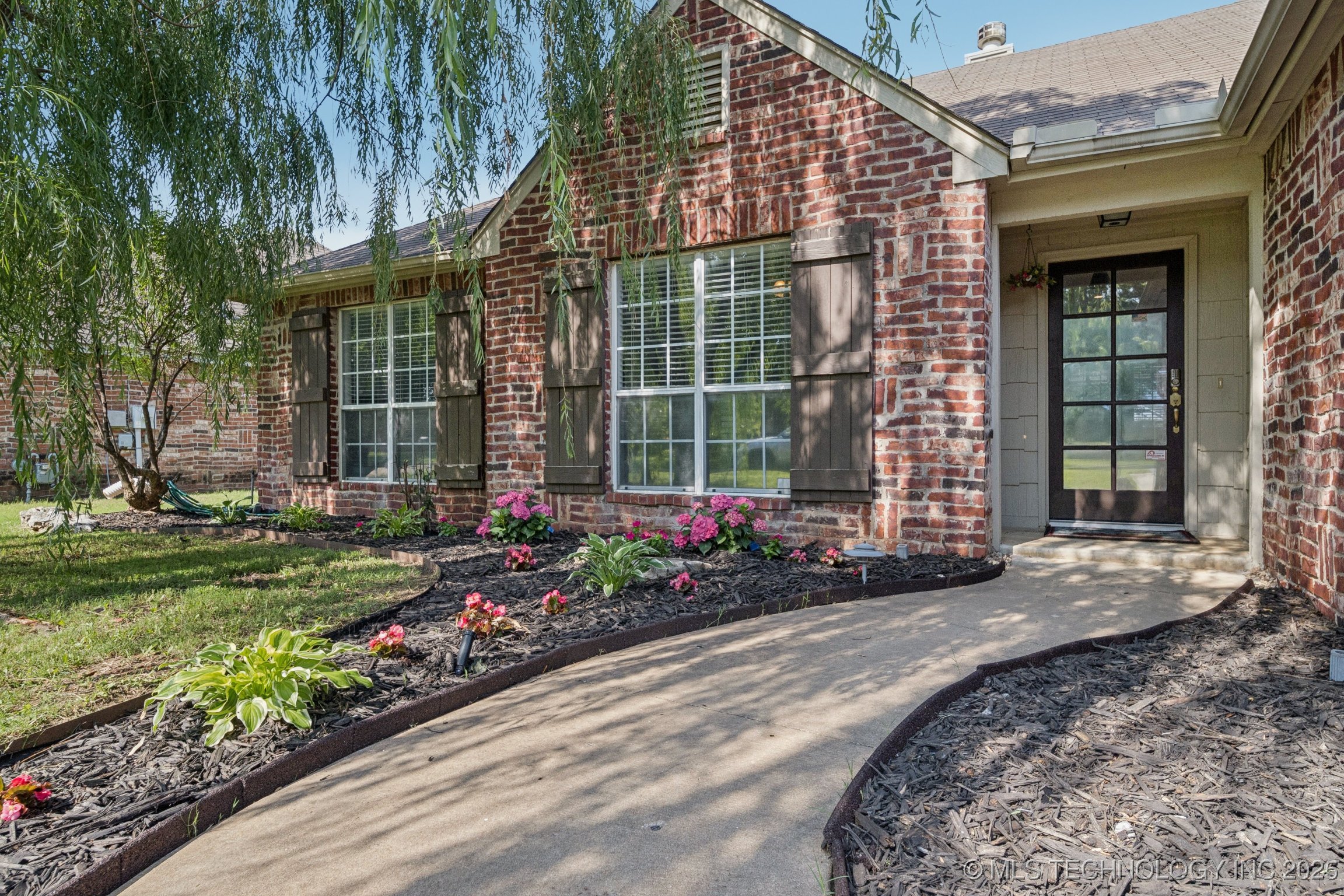 11920 S Holley Street Property Photo 2