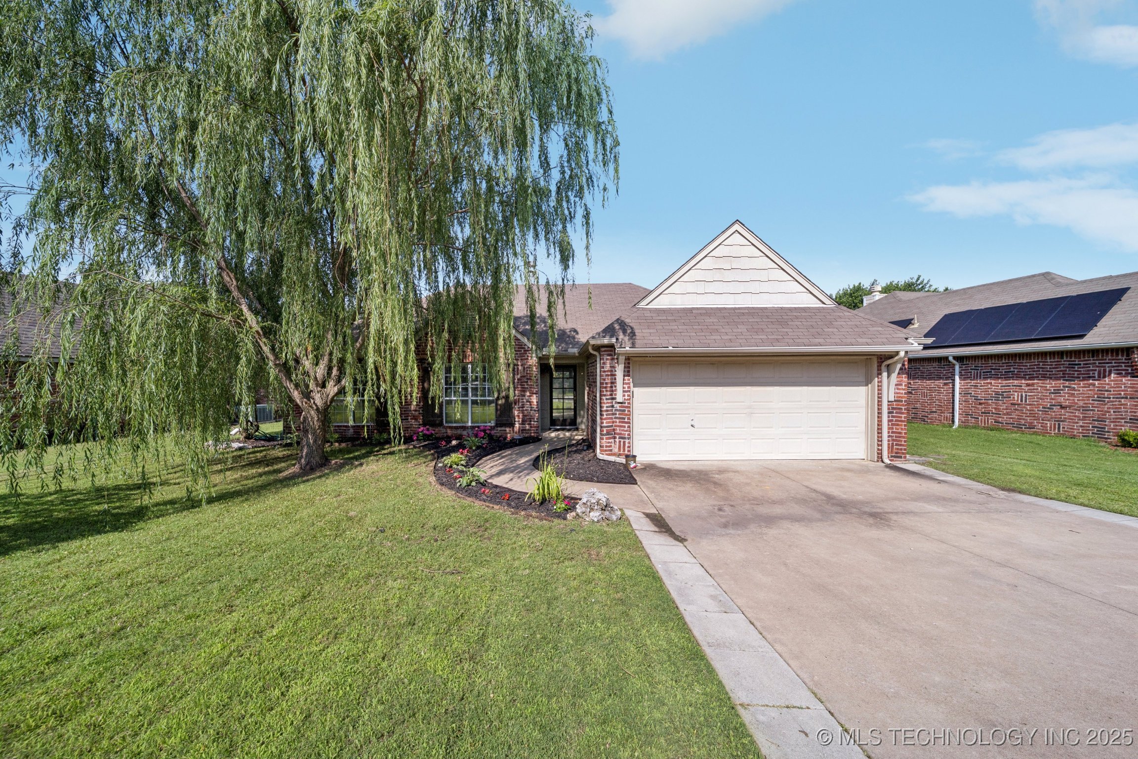 11920 S Holley Street Property Photo 14