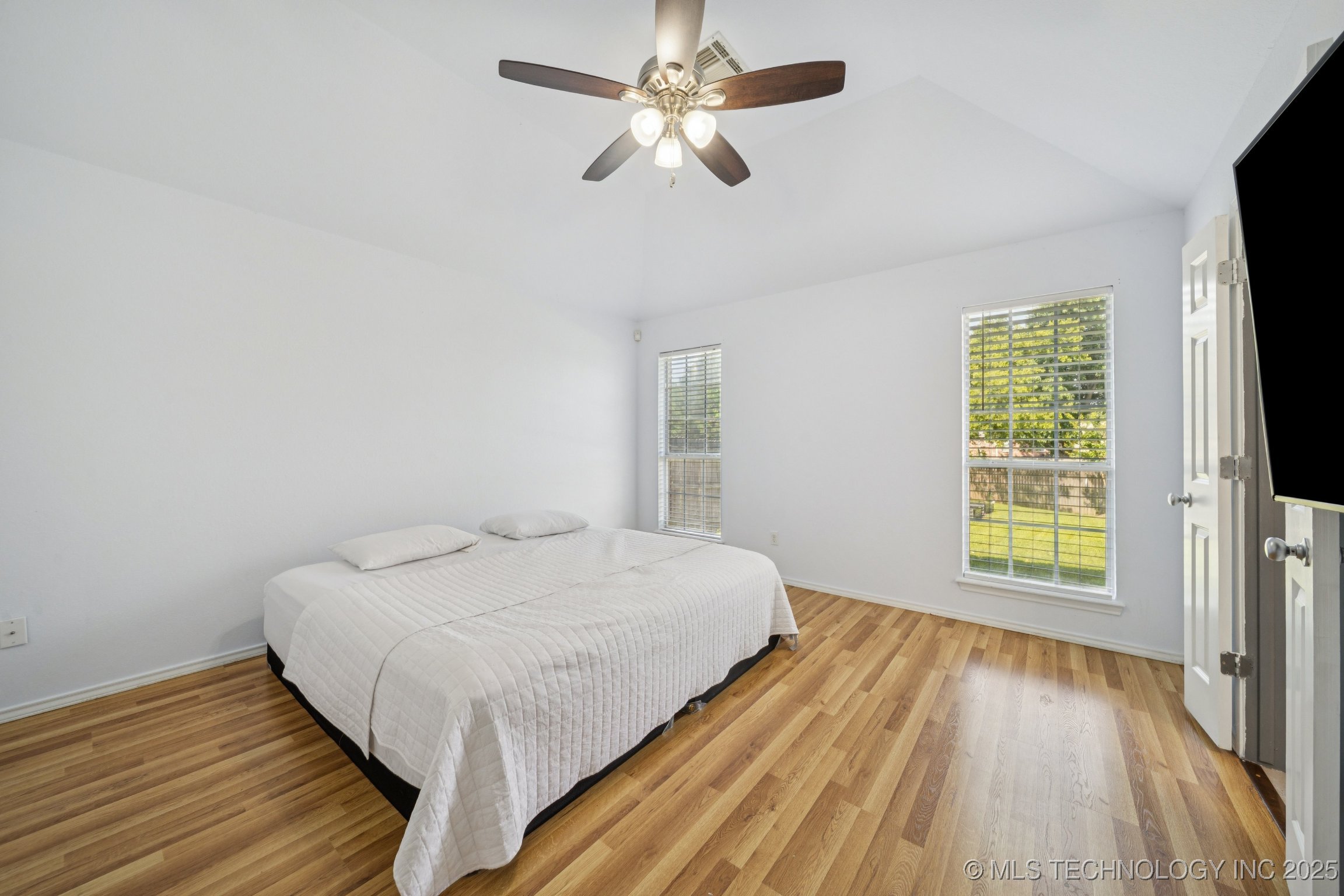 11920 S Holley Street Property Photo 19