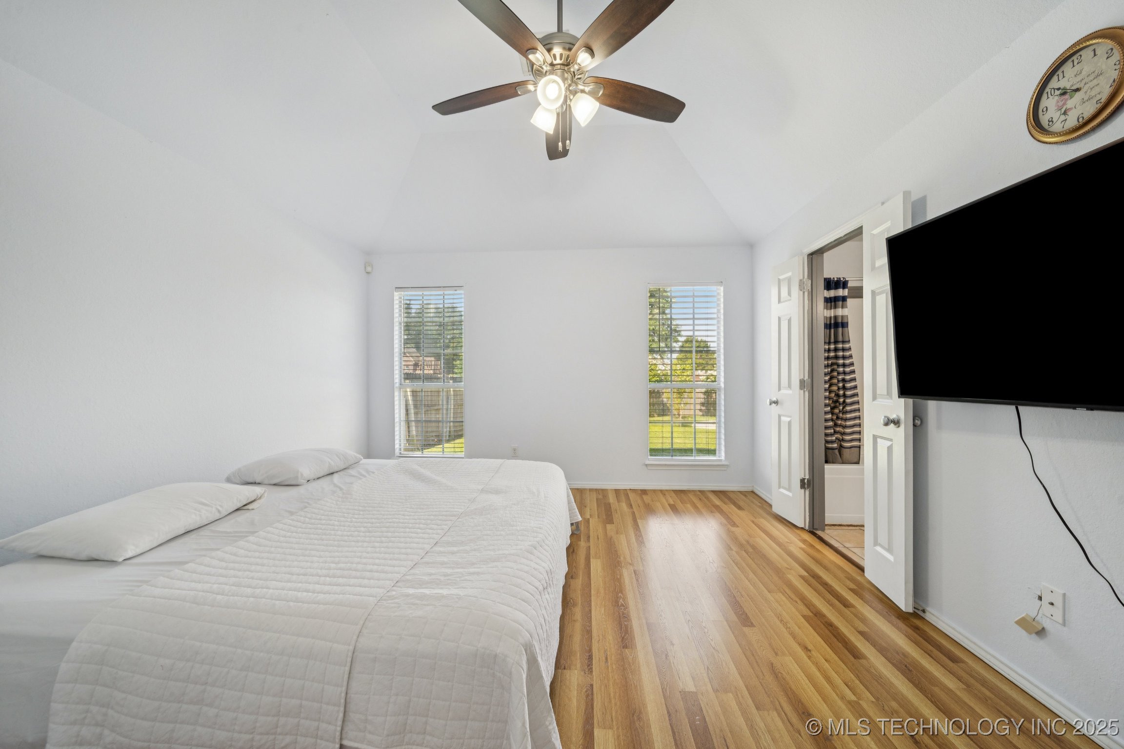 11920 S Holley Street Property Photo 20