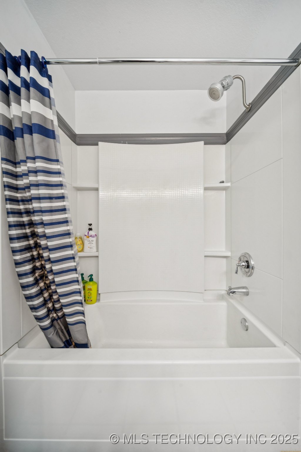 11920 S Holley Street Property Photo 23