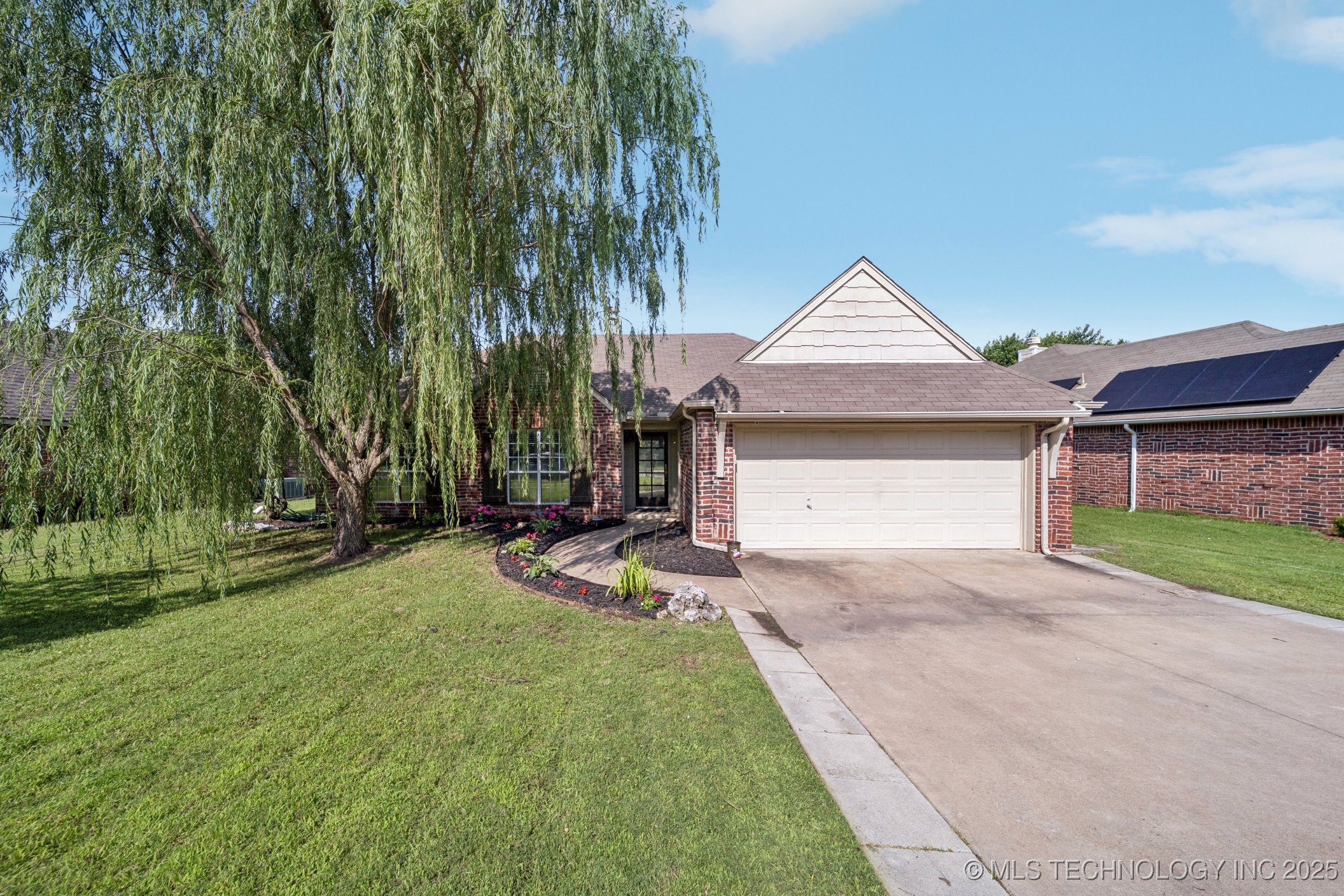 11920 S Holley Street Property Photo 31