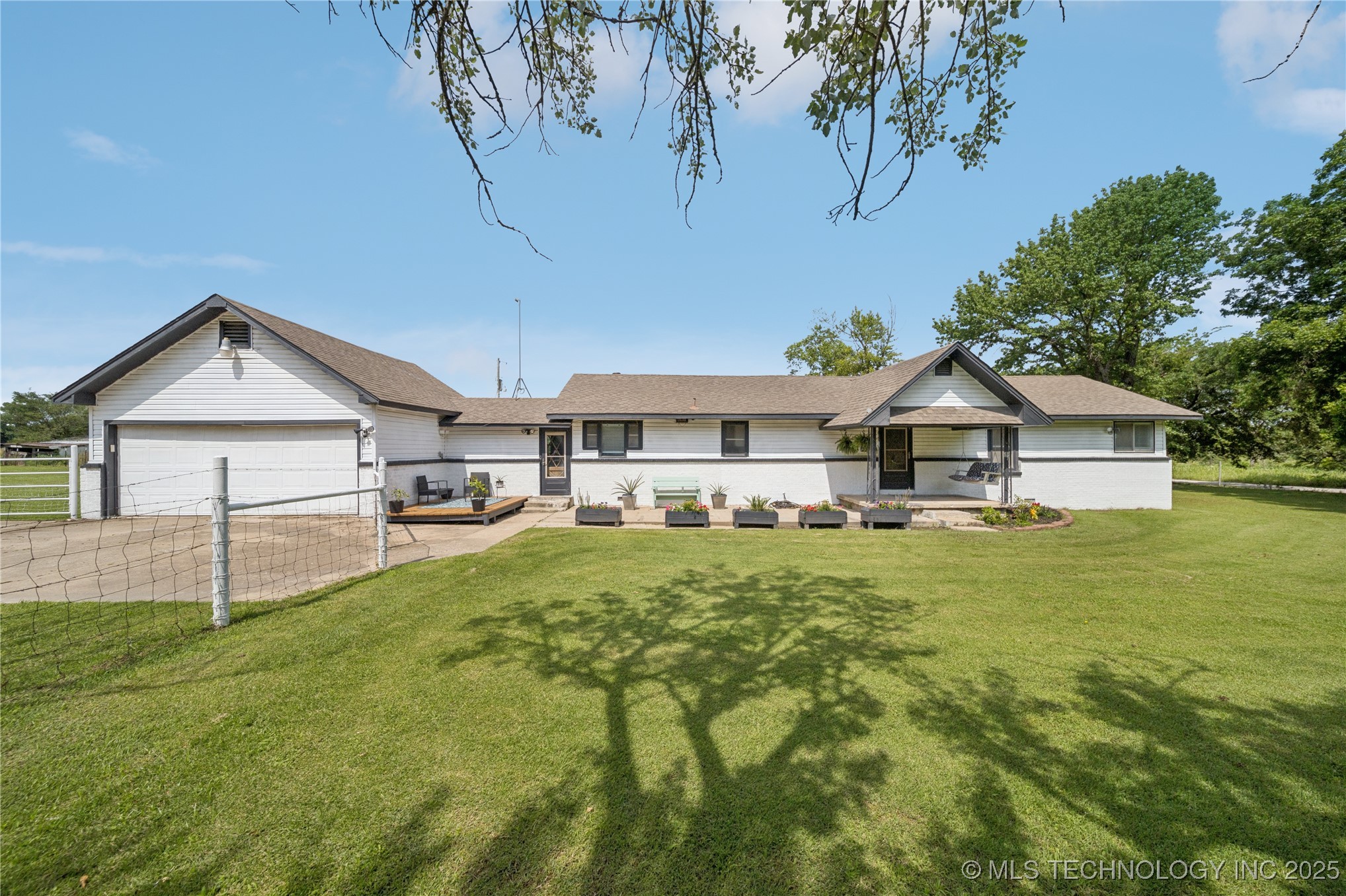 9025 N 156 Road Property Photo 1