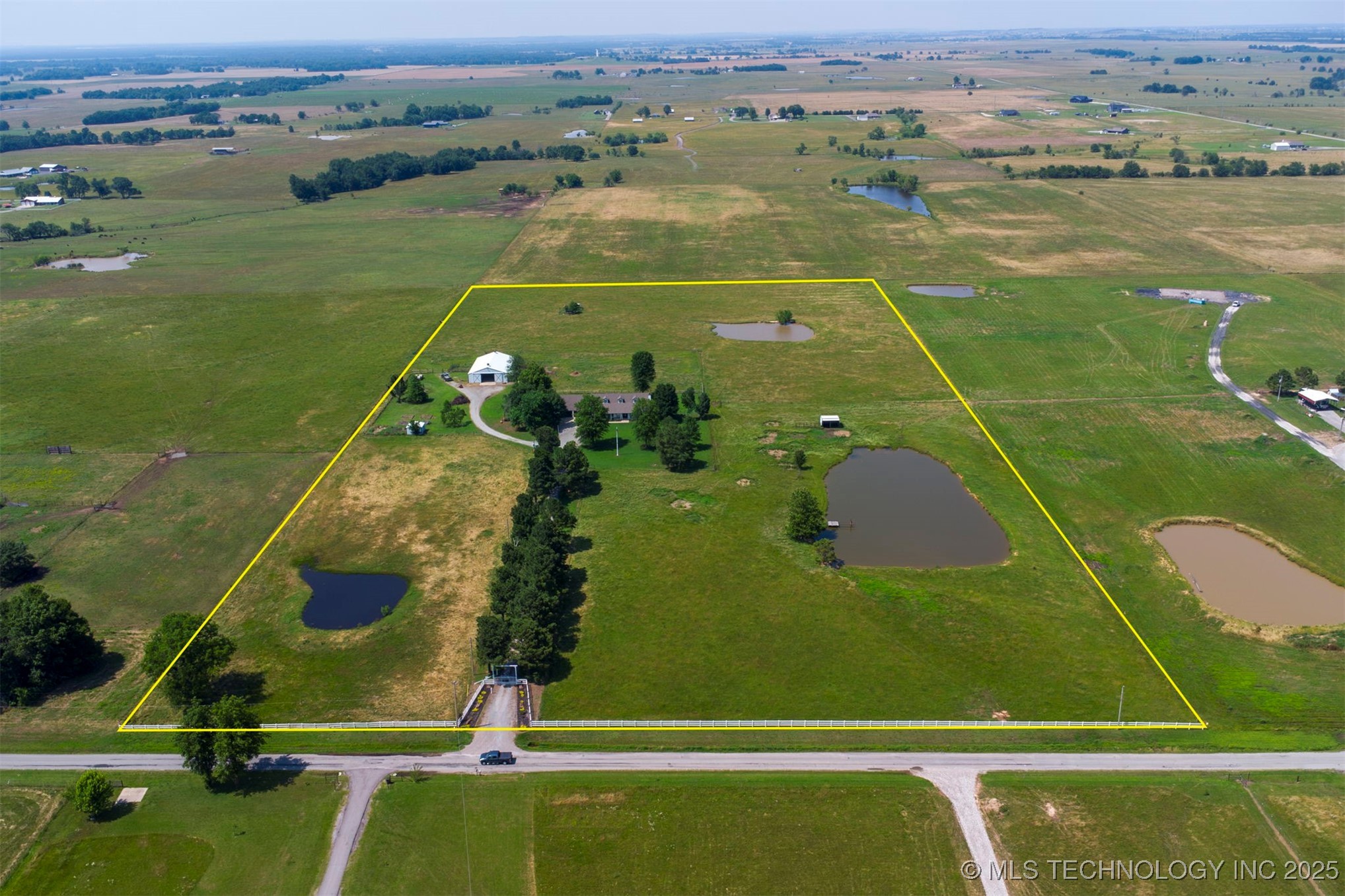 23535 E 720 Road Property Photo 1