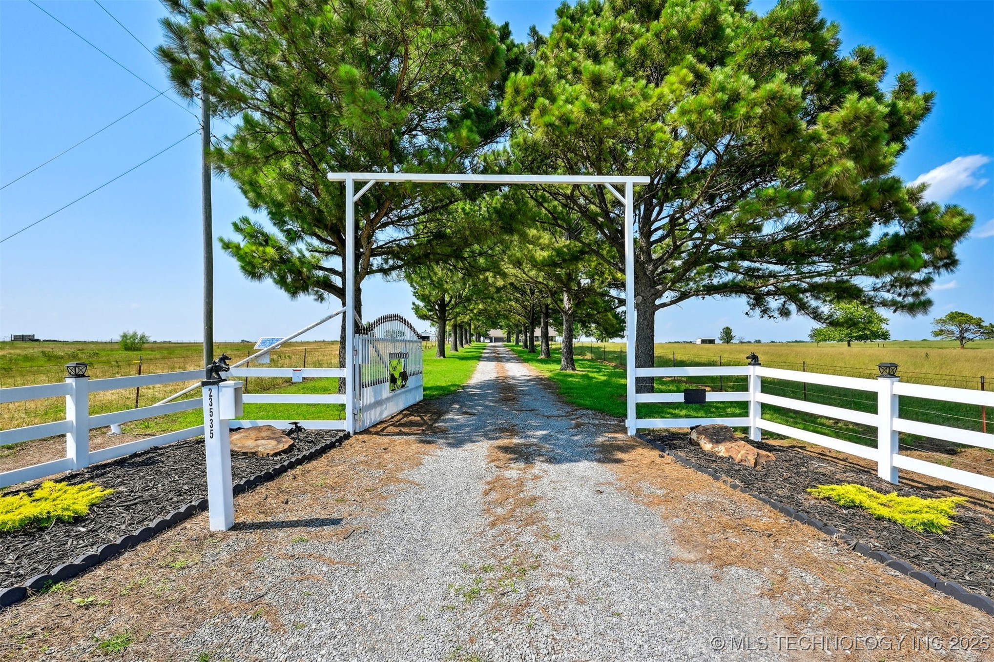 23535 E 720 Road Property Photo 6