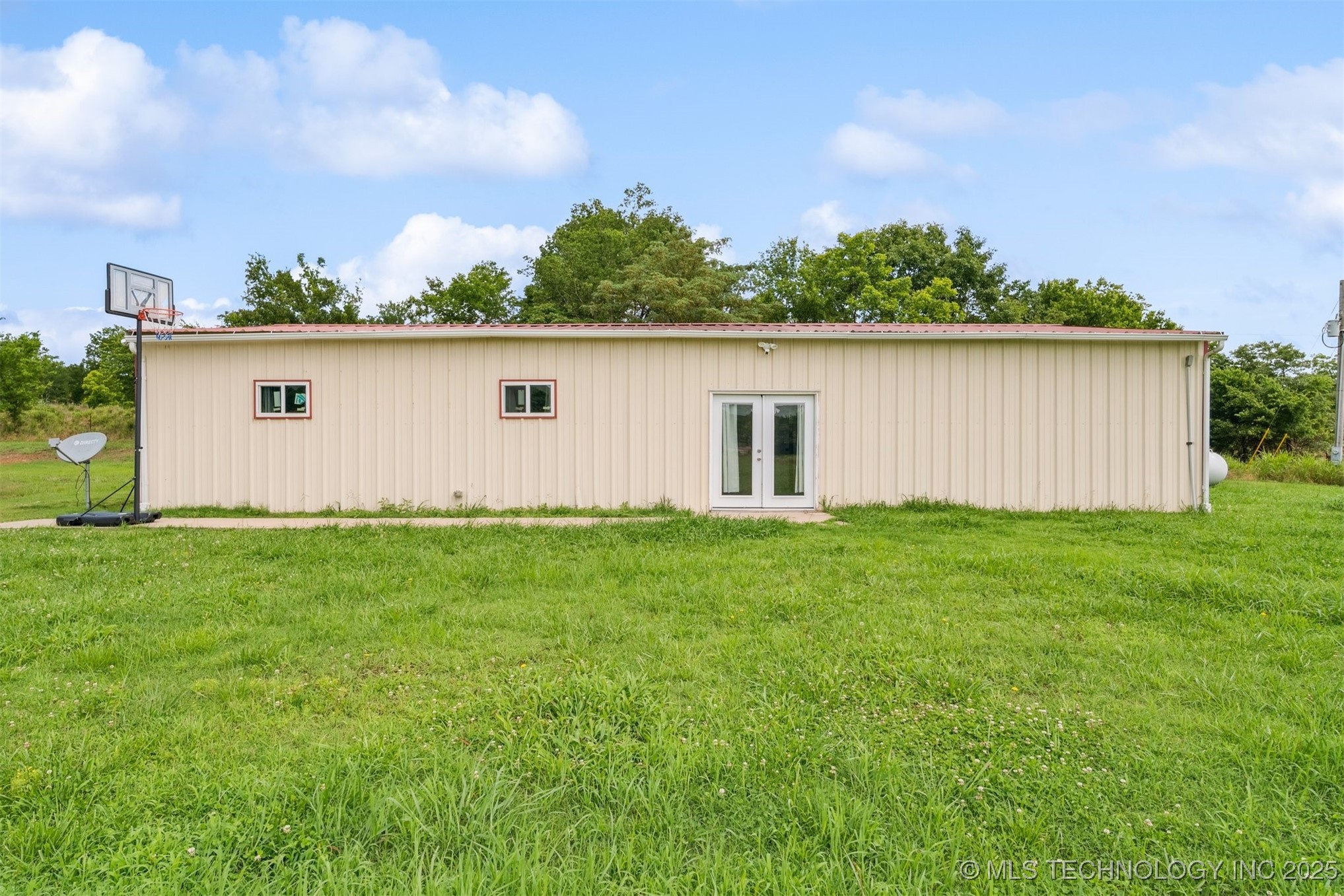 19471 E 335 Road Property Photo 1