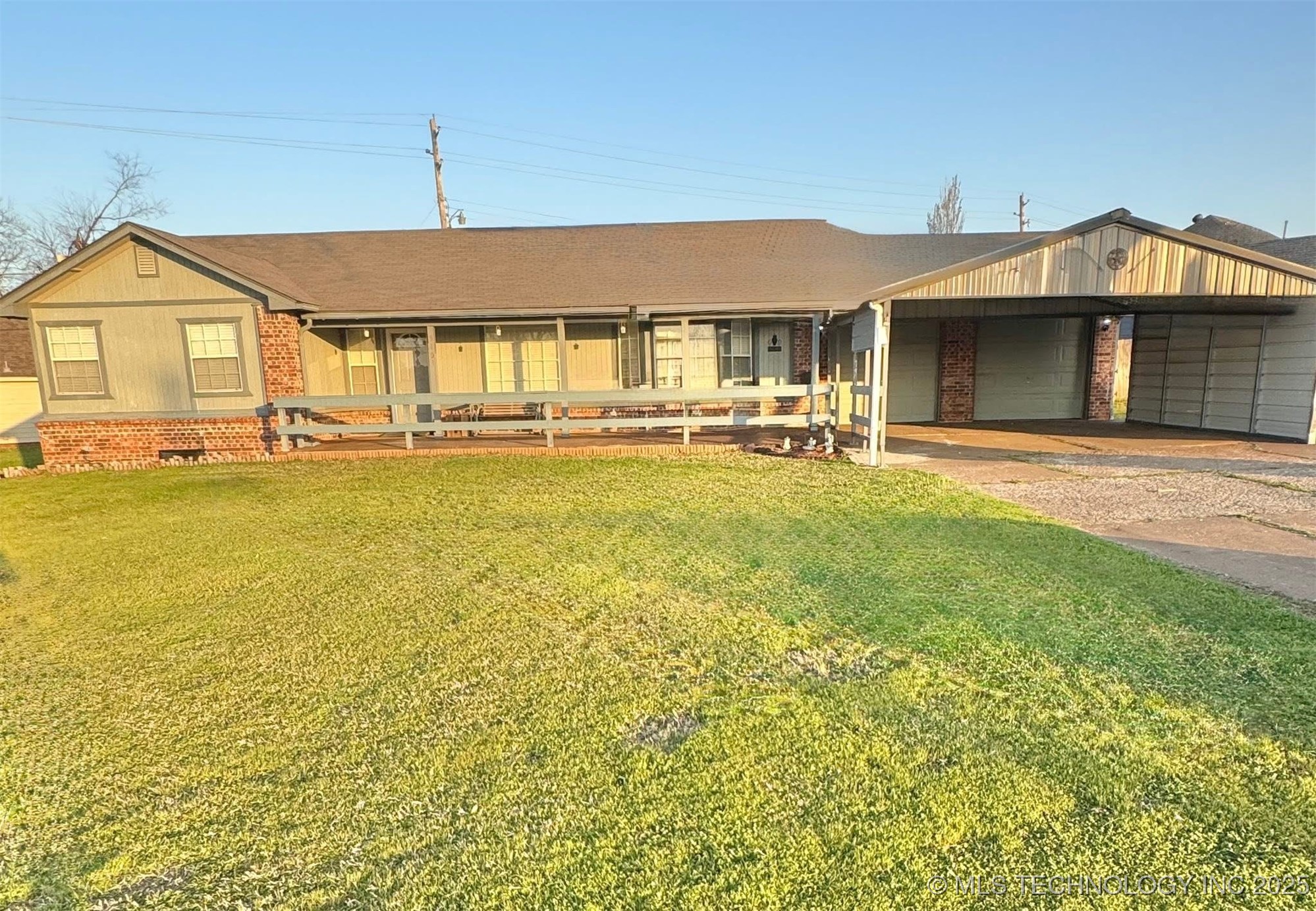 5101 S Spruce Drive Property Photo 1