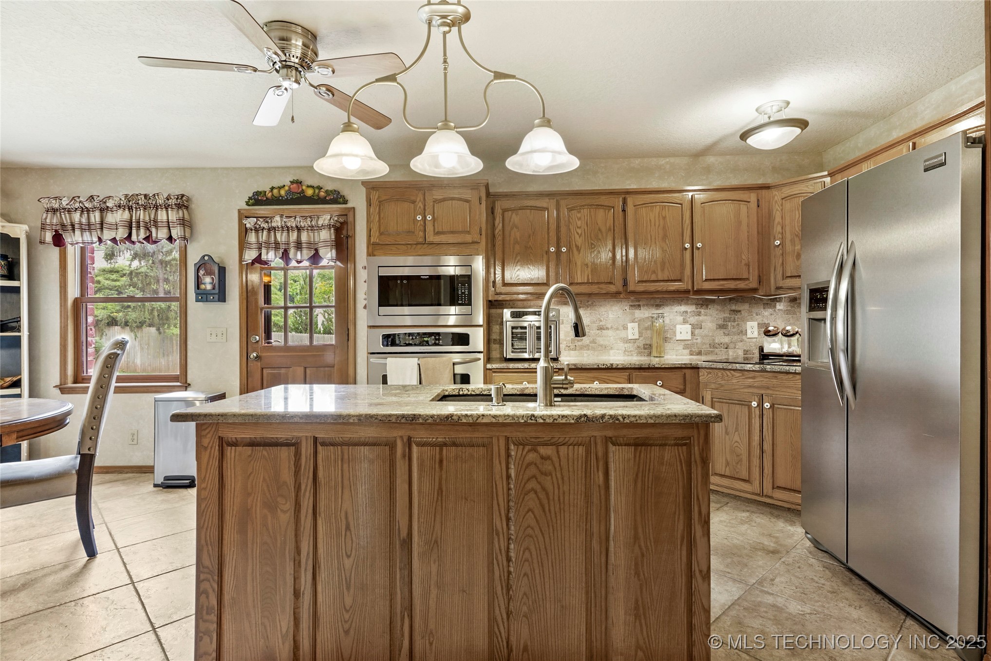 8609 S Joplin Avenue Property Photo 9