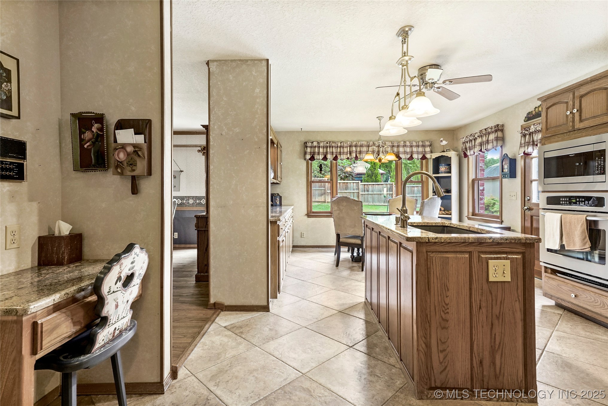 8609 S Joplin Avenue Property Photo 11