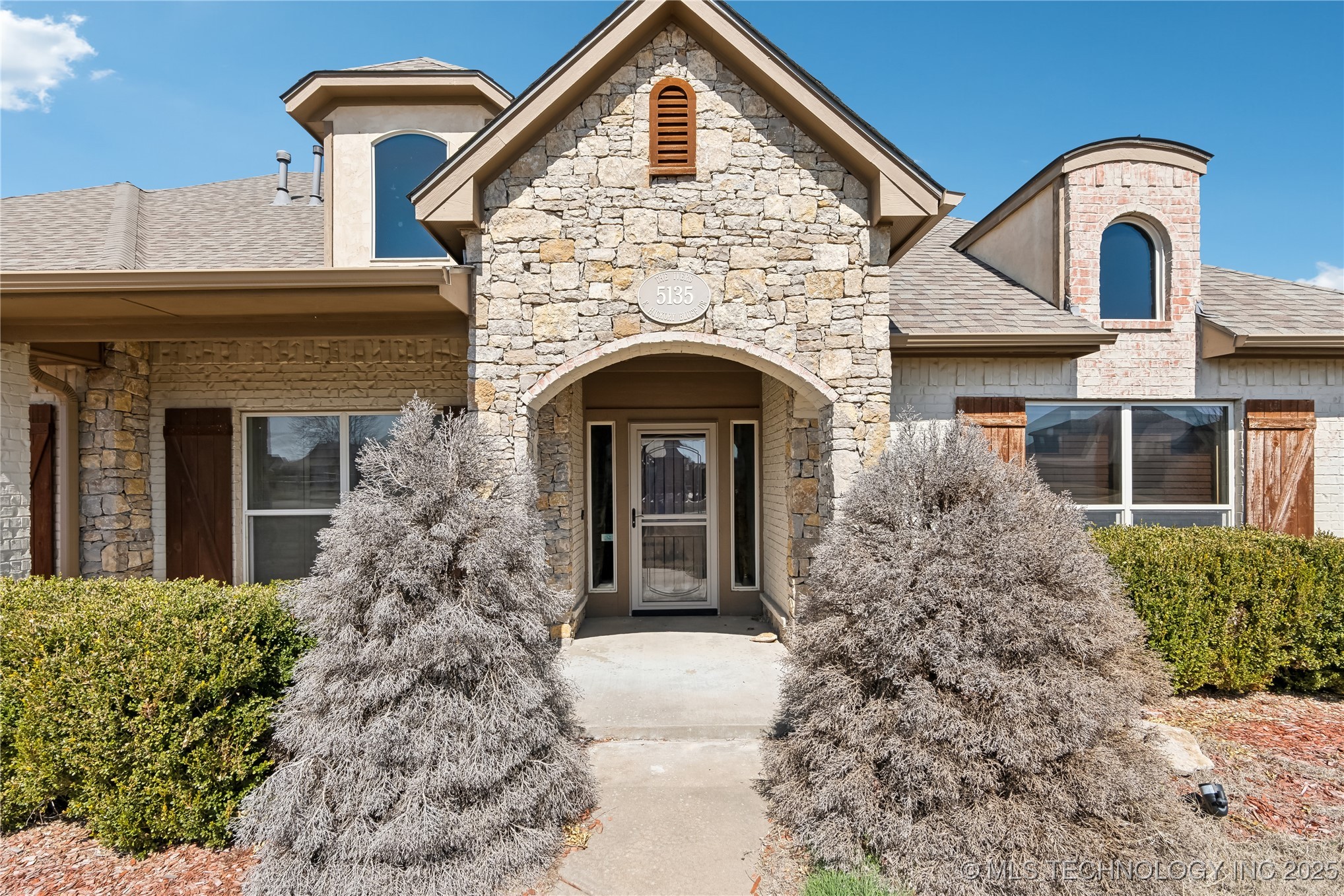 5135 E Hickory Bluff Drive Property Photo 5