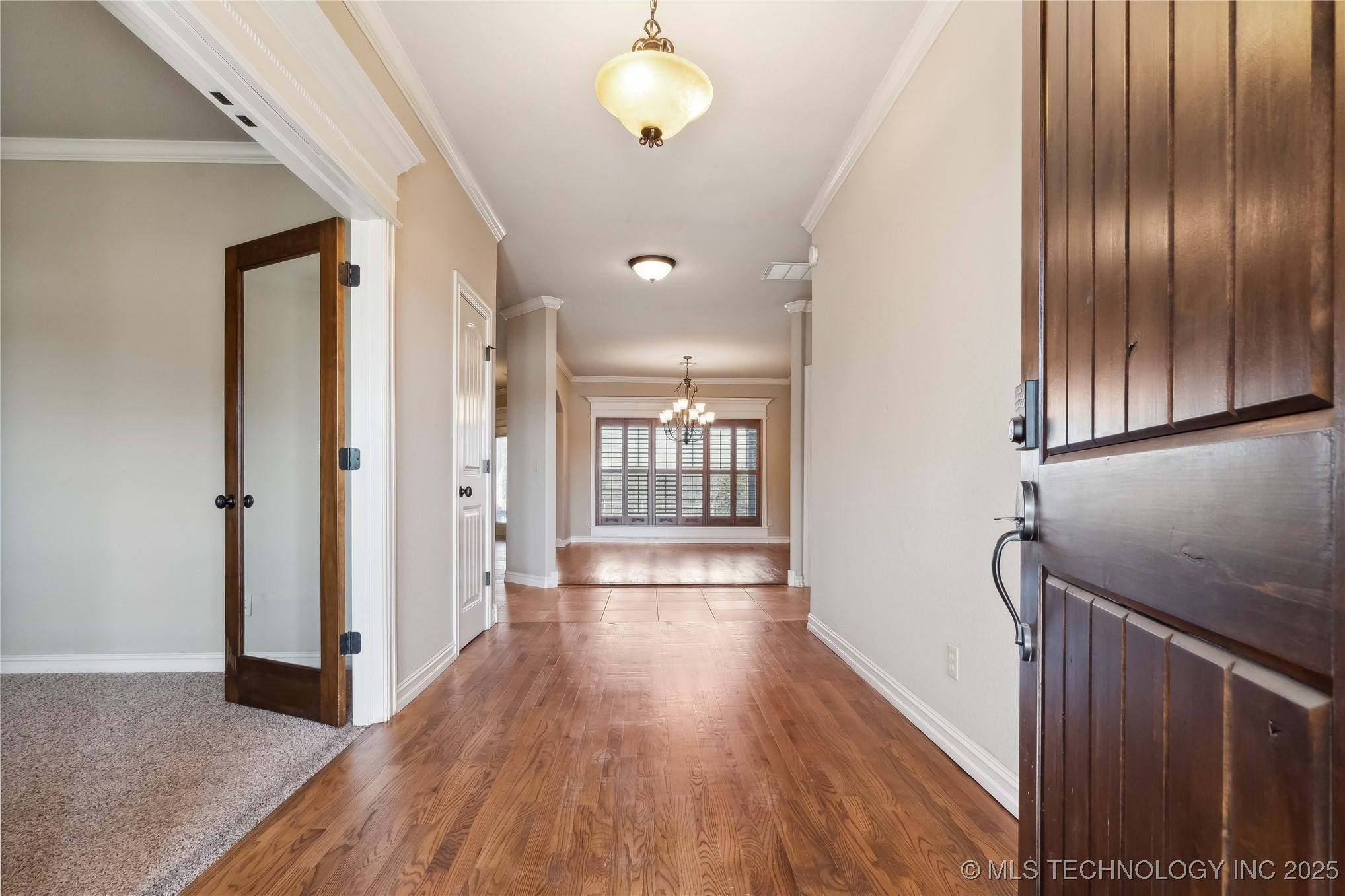 5135 E Hickory Bluff Drive Property Photo 6