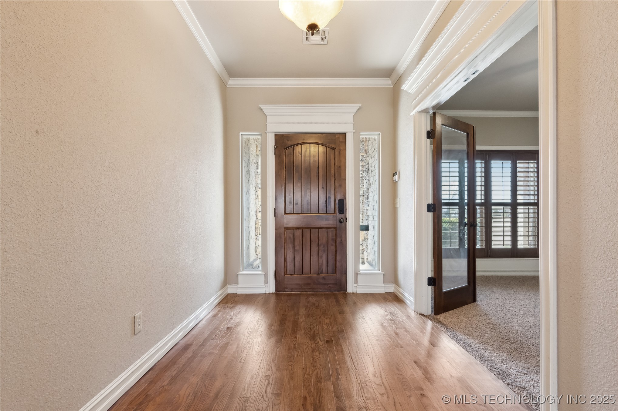 5135 E Hickory Bluff Drive Property Photo 7