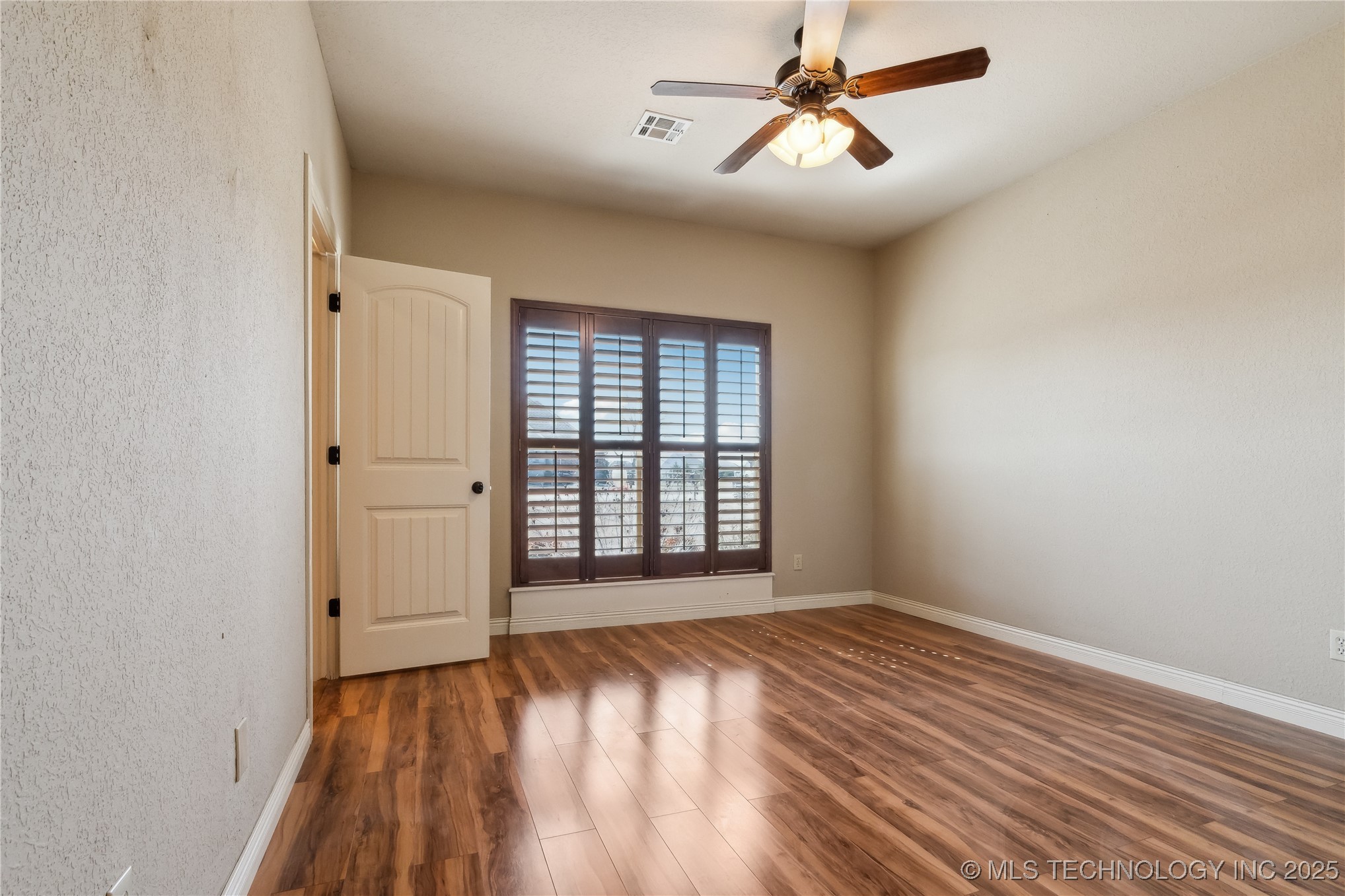 5135 E Hickory Bluff Drive Property Photo 13