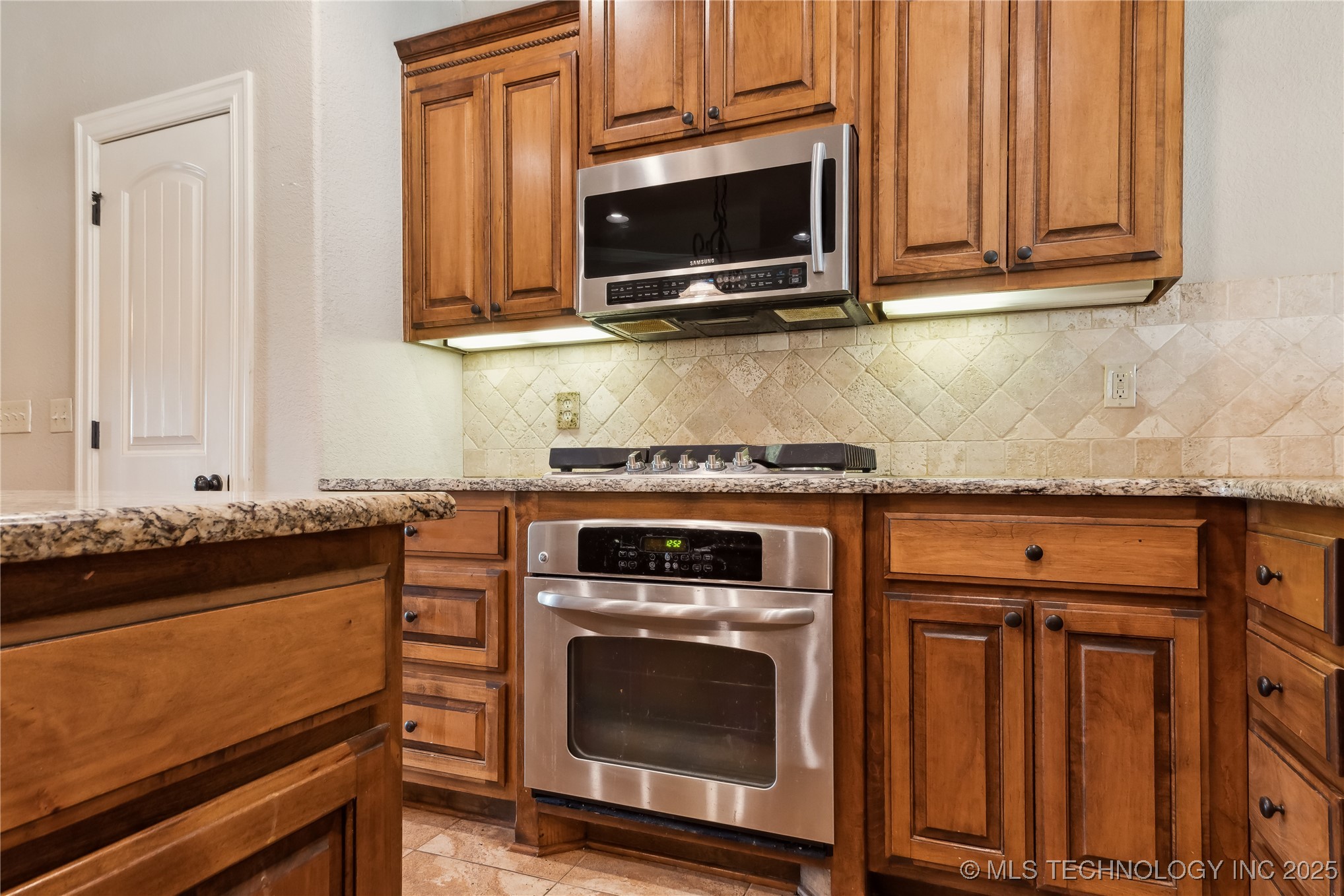 5135 E Hickory Bluff Drive Property Photo 15