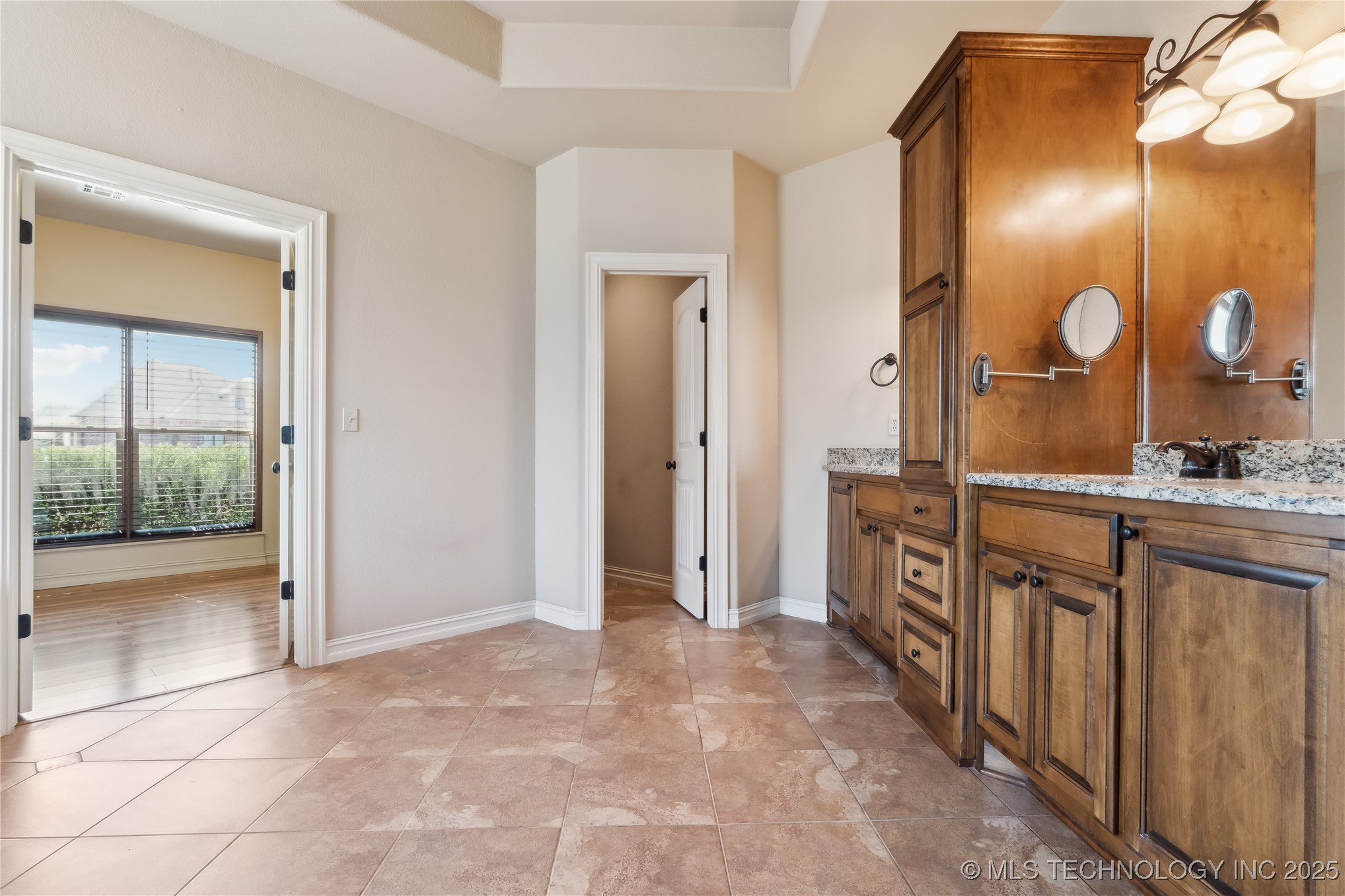 5135 E Hickory Bluff Drive Property Photo 26