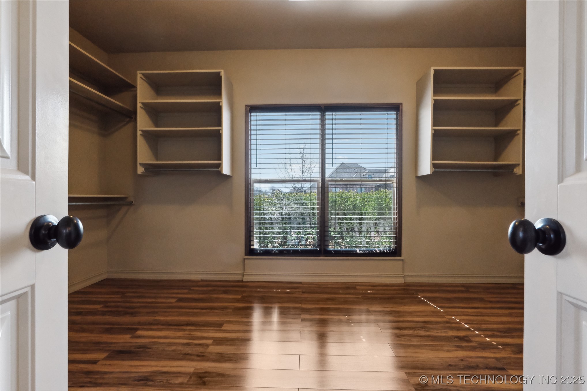 5135 E Hickory Bluff Drive Property Photo 28