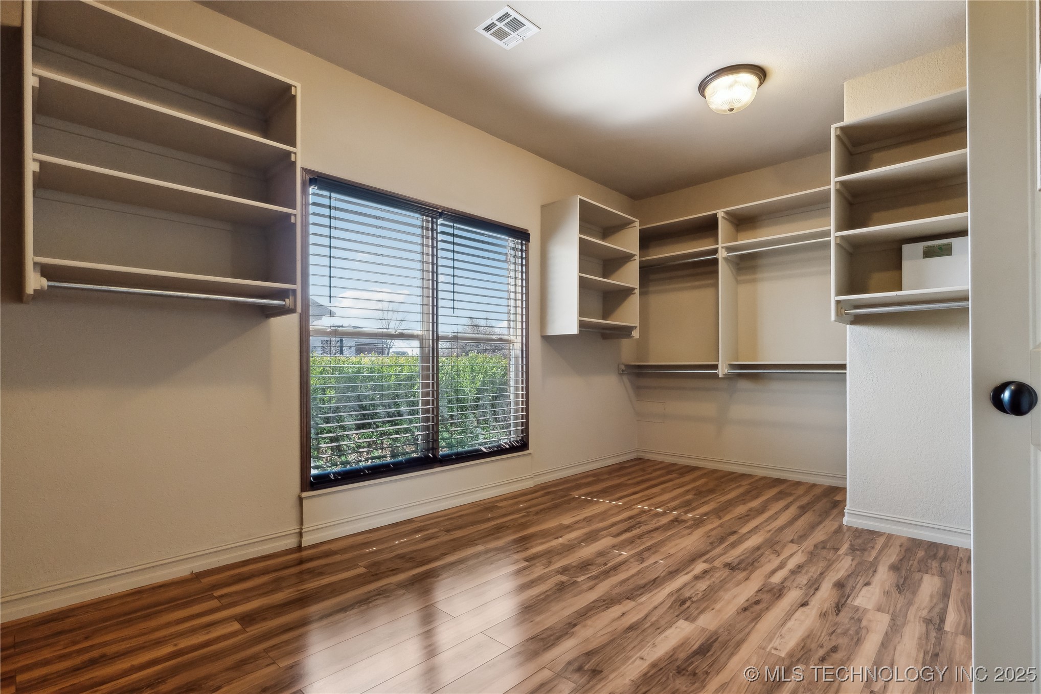 5135 E Hickory Bluff Drive Property Photo 29