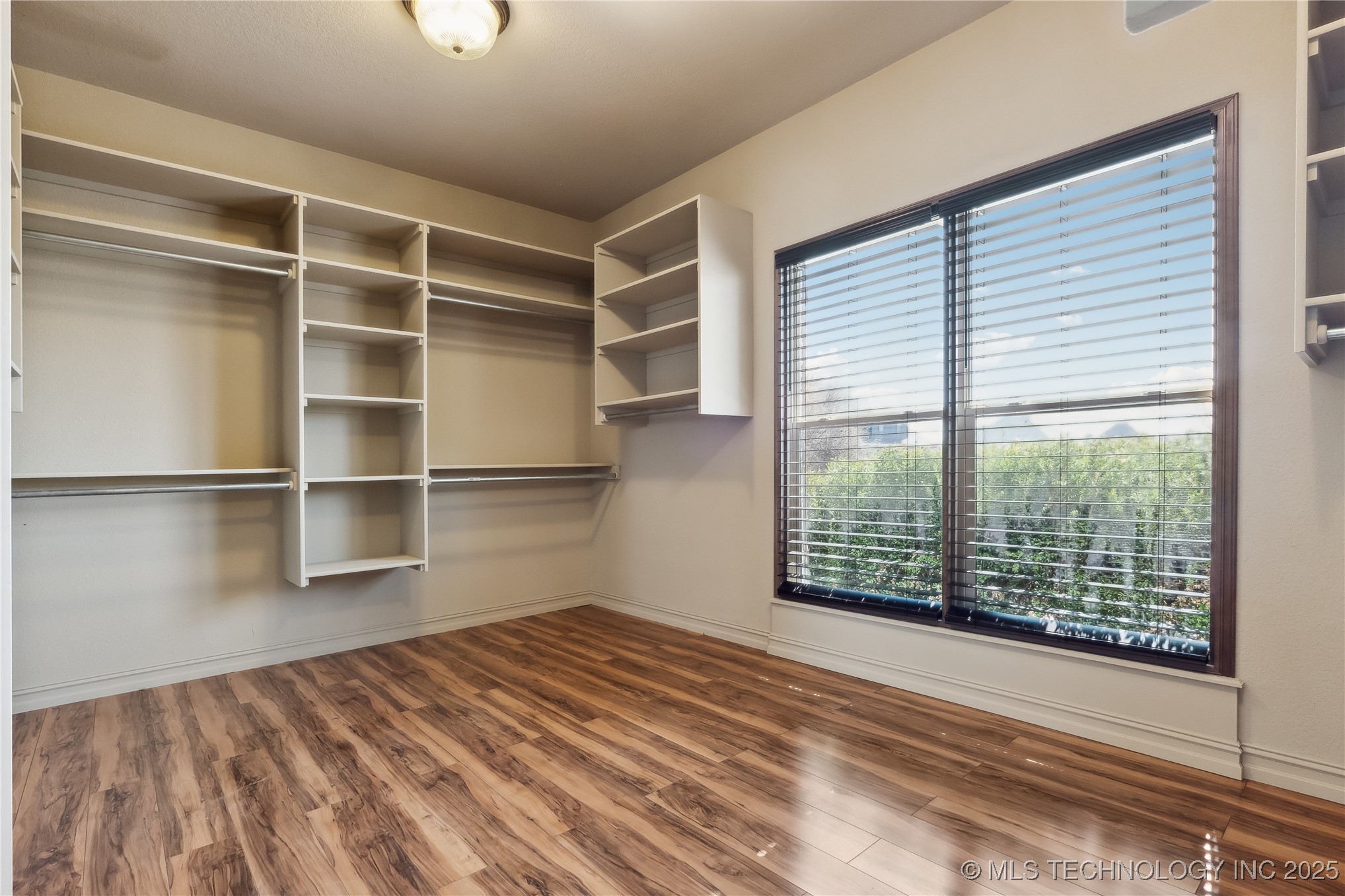 5135 E Hickory Bluff Drive Property Photo 31