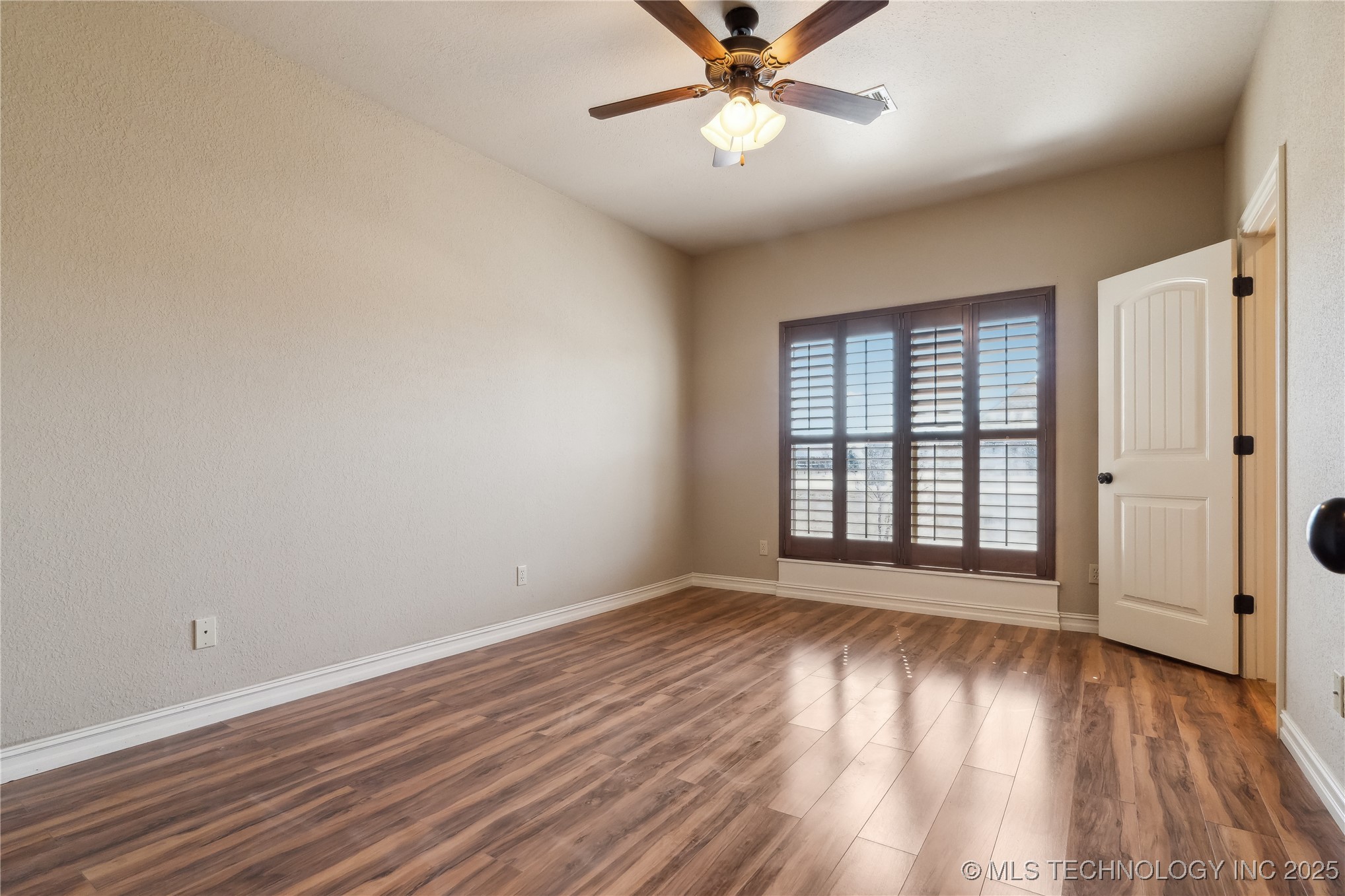 5135 E Hickory Bluff Drive Property Photo 32