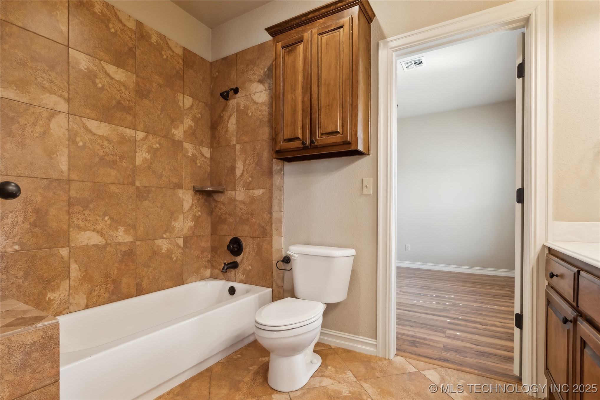 5135 E Hickory Bluff Drive Property Photo 33