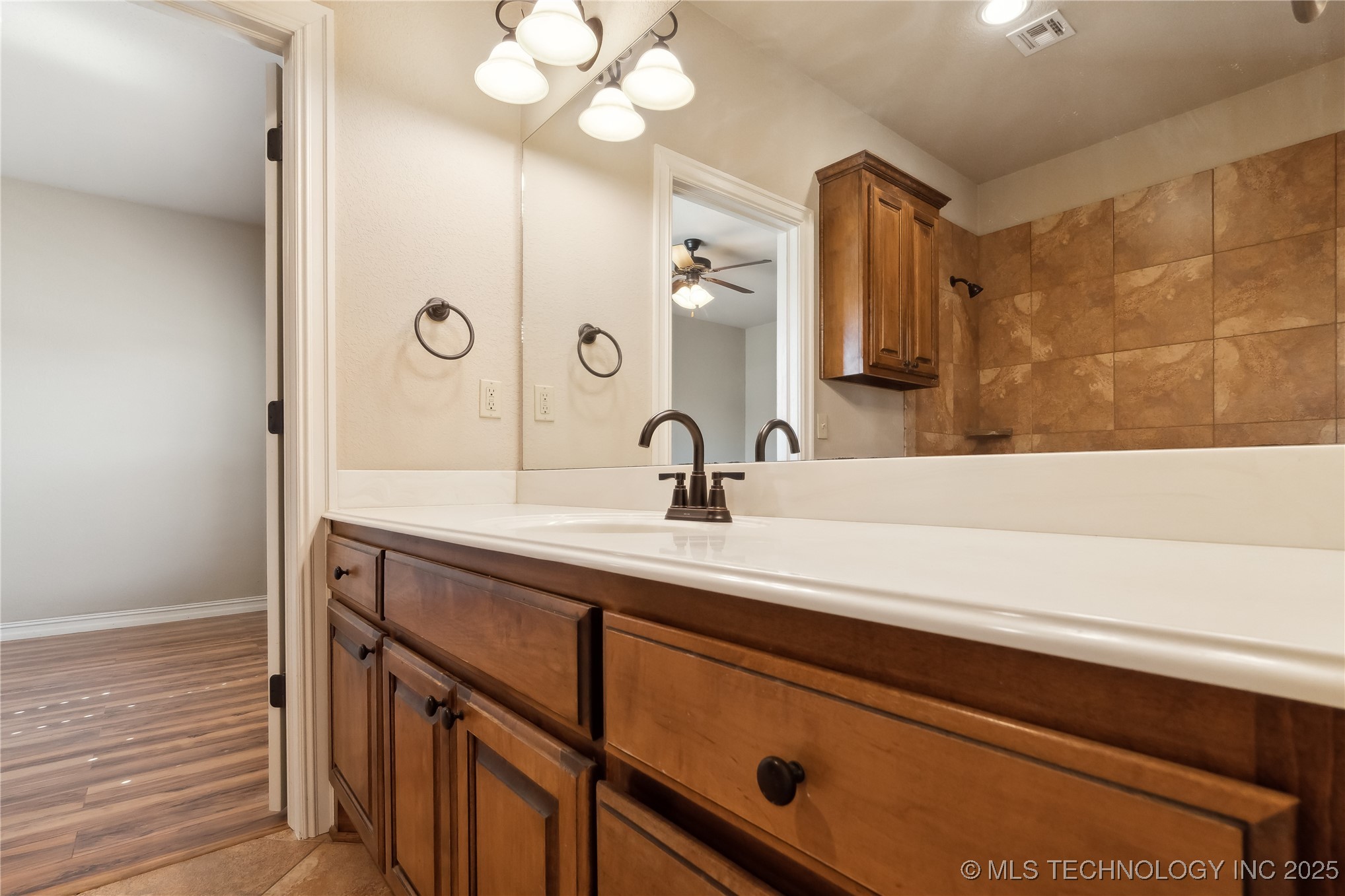 5135 E Hickory Bluff Drive Property Photo 34