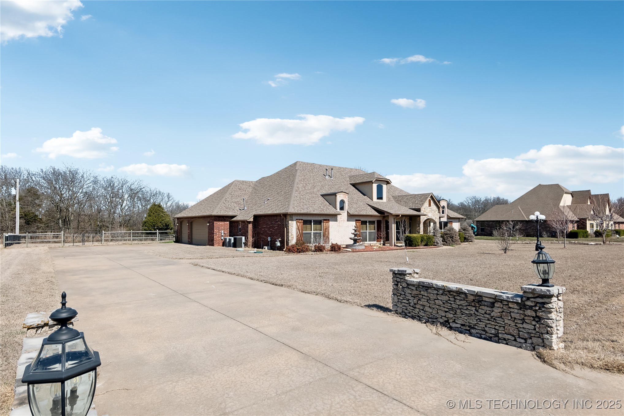 5135 E Hickory Bluff Drive Property Photo 40