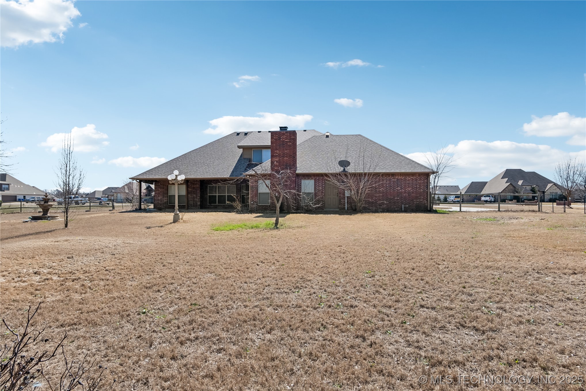 5135 E Hickory Bluff Drive Property Photo 41