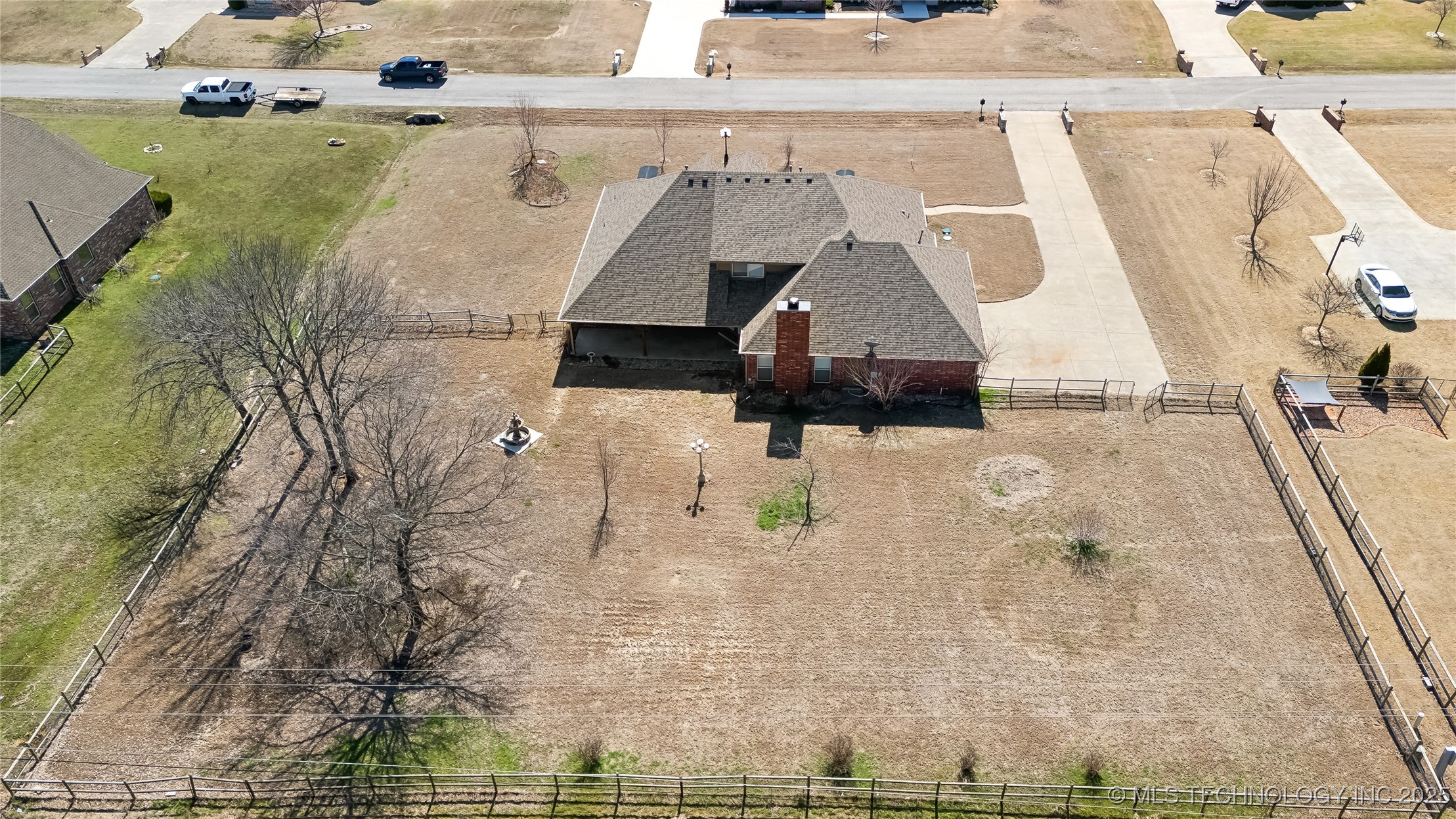 5135 E Hickory Bluff Drive Property Photo 42