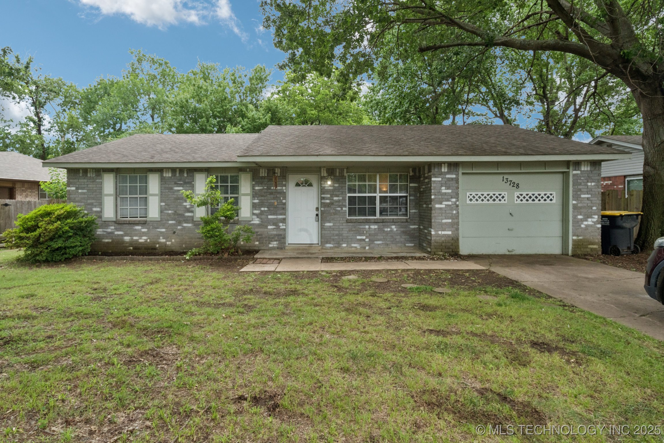 13728 S Birch Street Property Photo 1