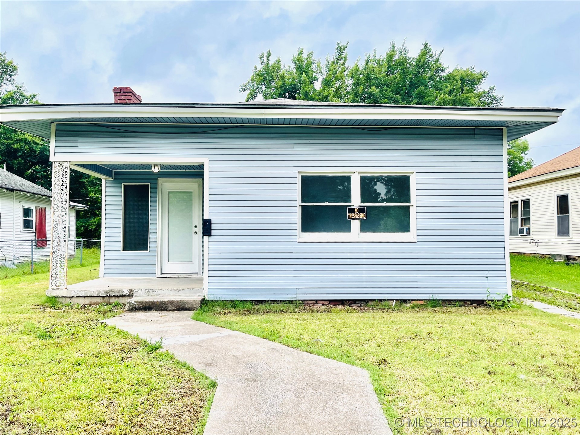 910 N Collins Street Property Photo 1