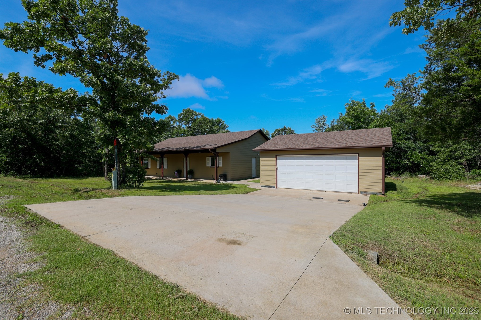 107 Maple Circle Property Photo 1