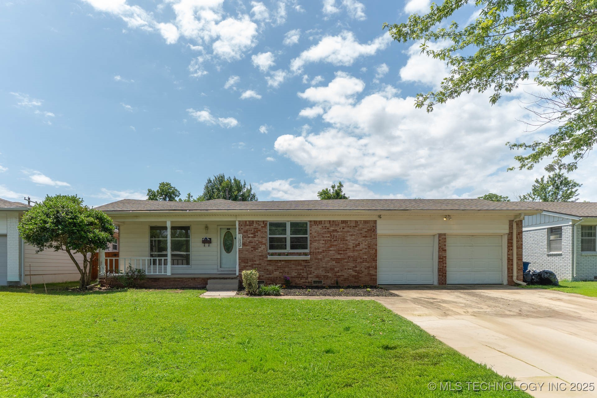 1632 E 55th Place Property Photo 1