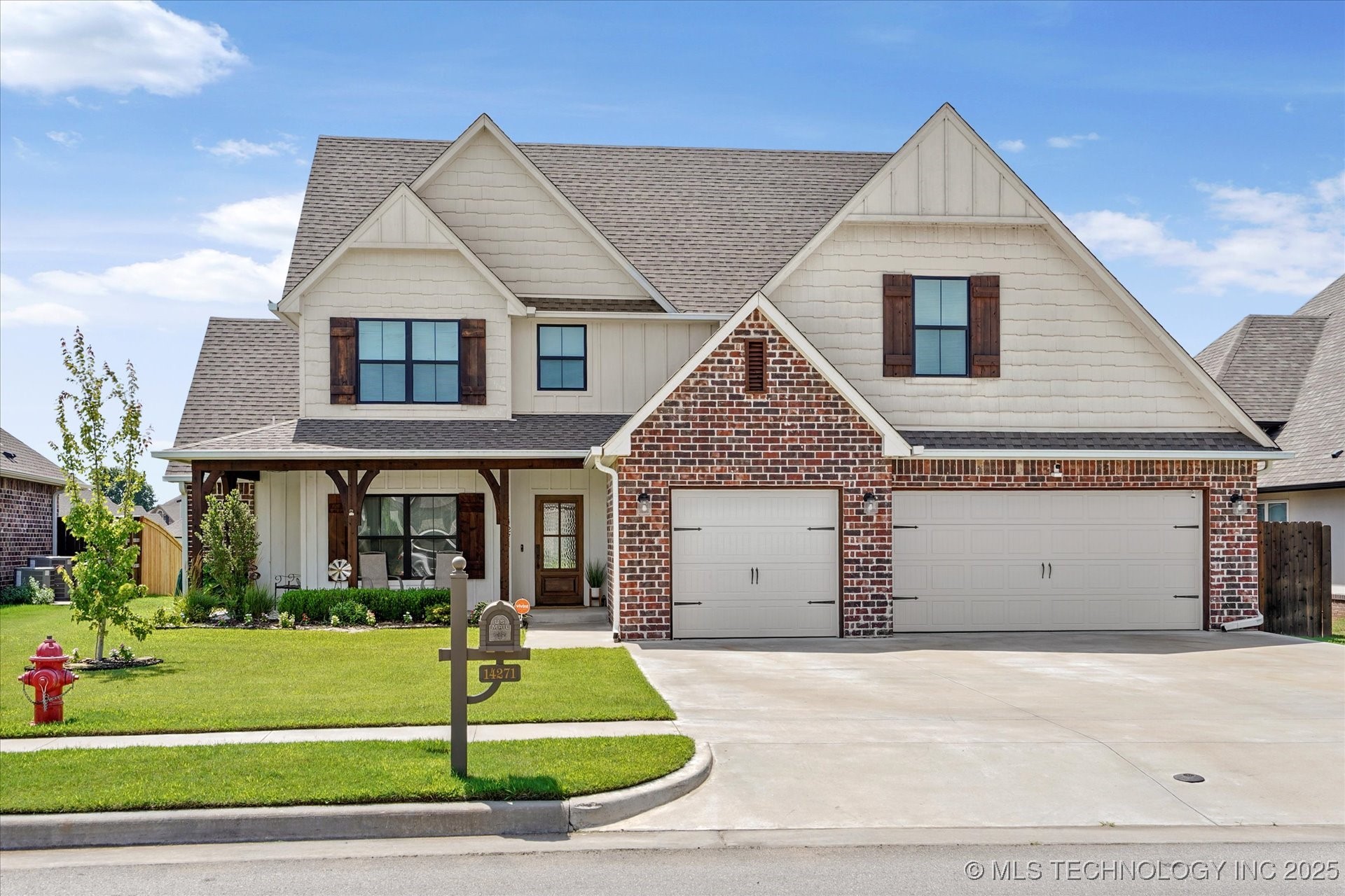 14271 S College Avenue Property Photo 1