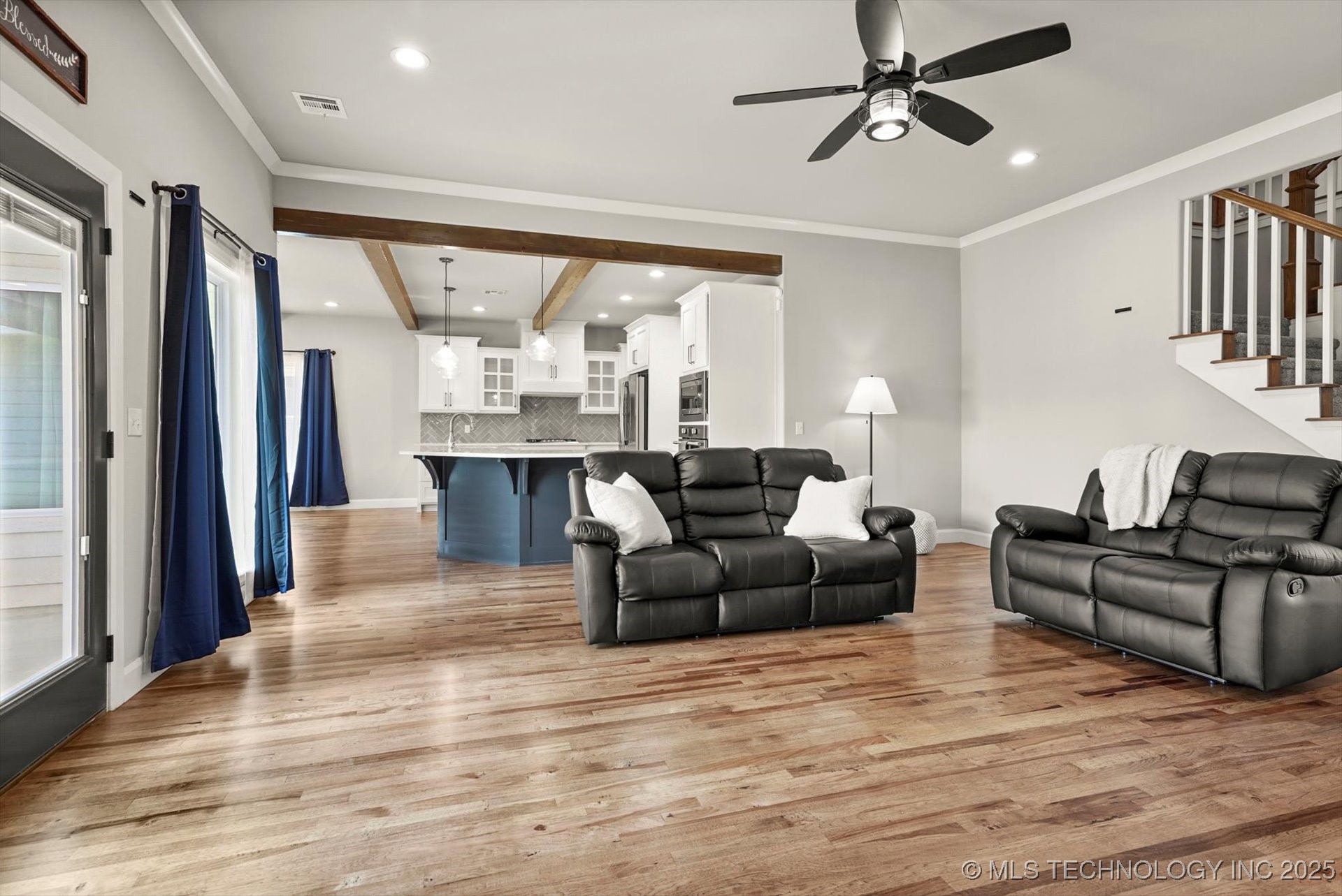 14271 S College Avenue Property Photo 3