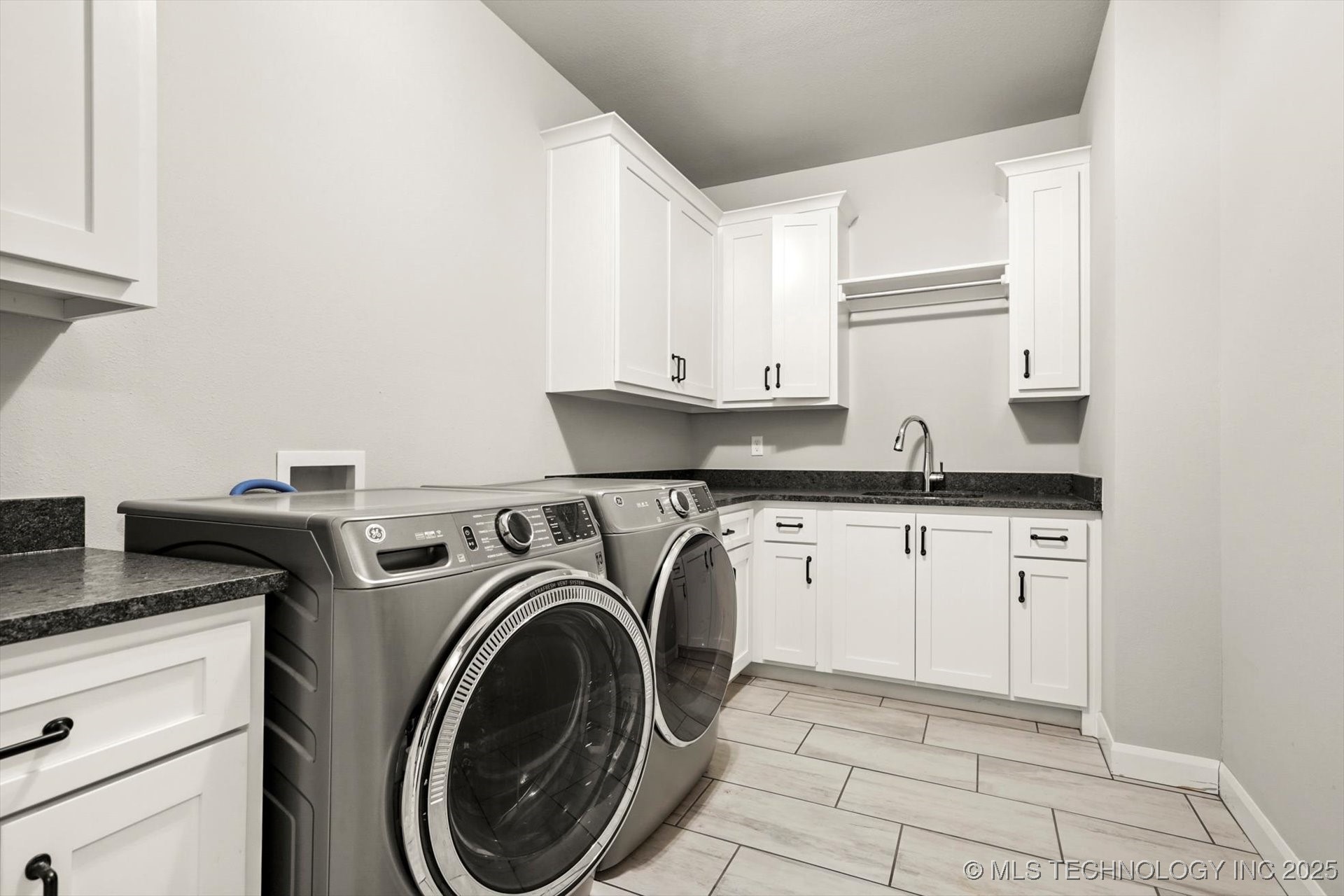 14271 S College Avenue Property Photo 22