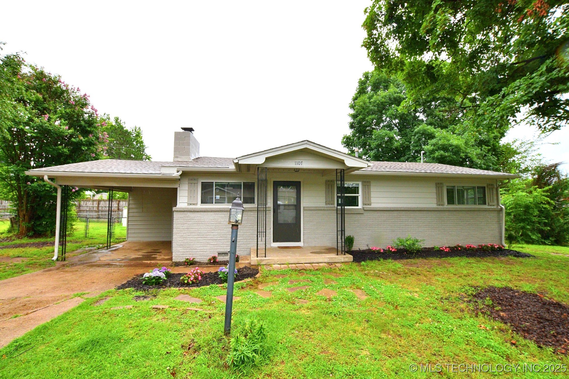 1107 Hillcrest Avenue Property Photo 1