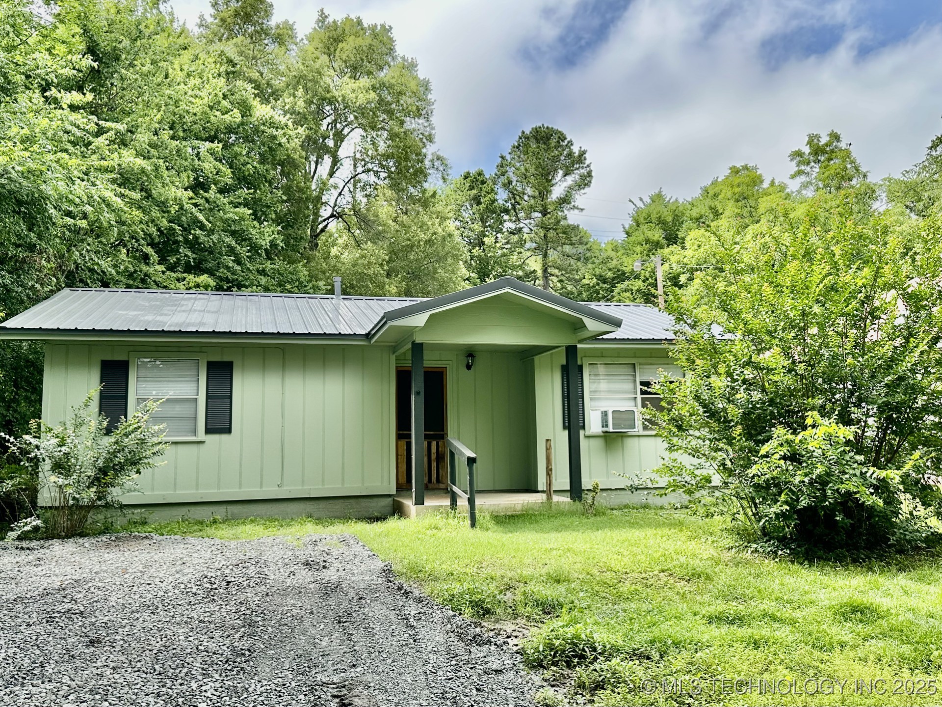 608 S Church Street Property Photo 1