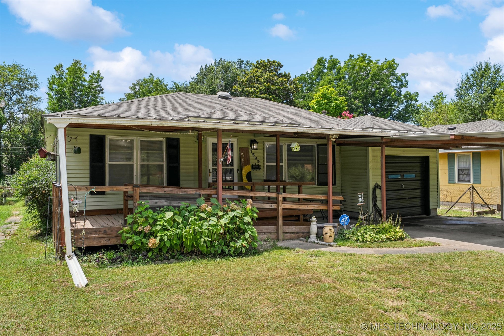 1509 Columbus Street Property Photo 1