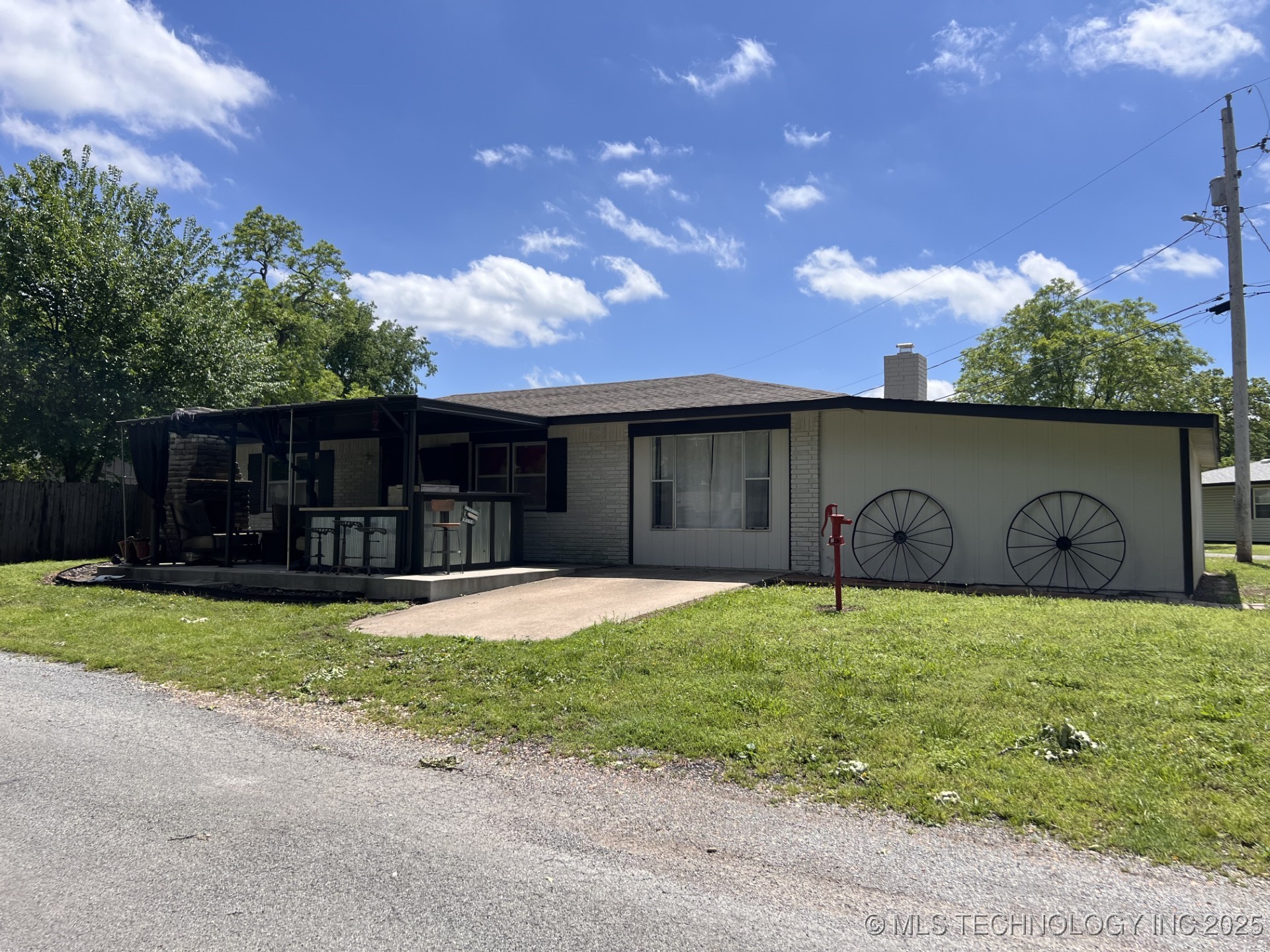 24 Lakeside Property Photo 1
