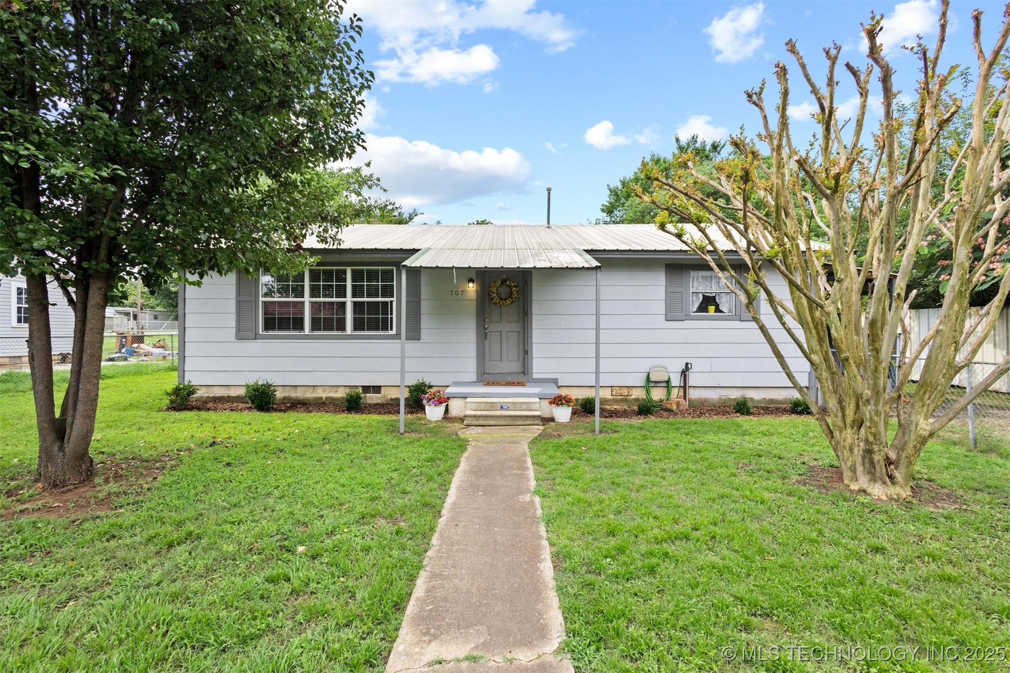 707 Bradwell Street Property Photo 1