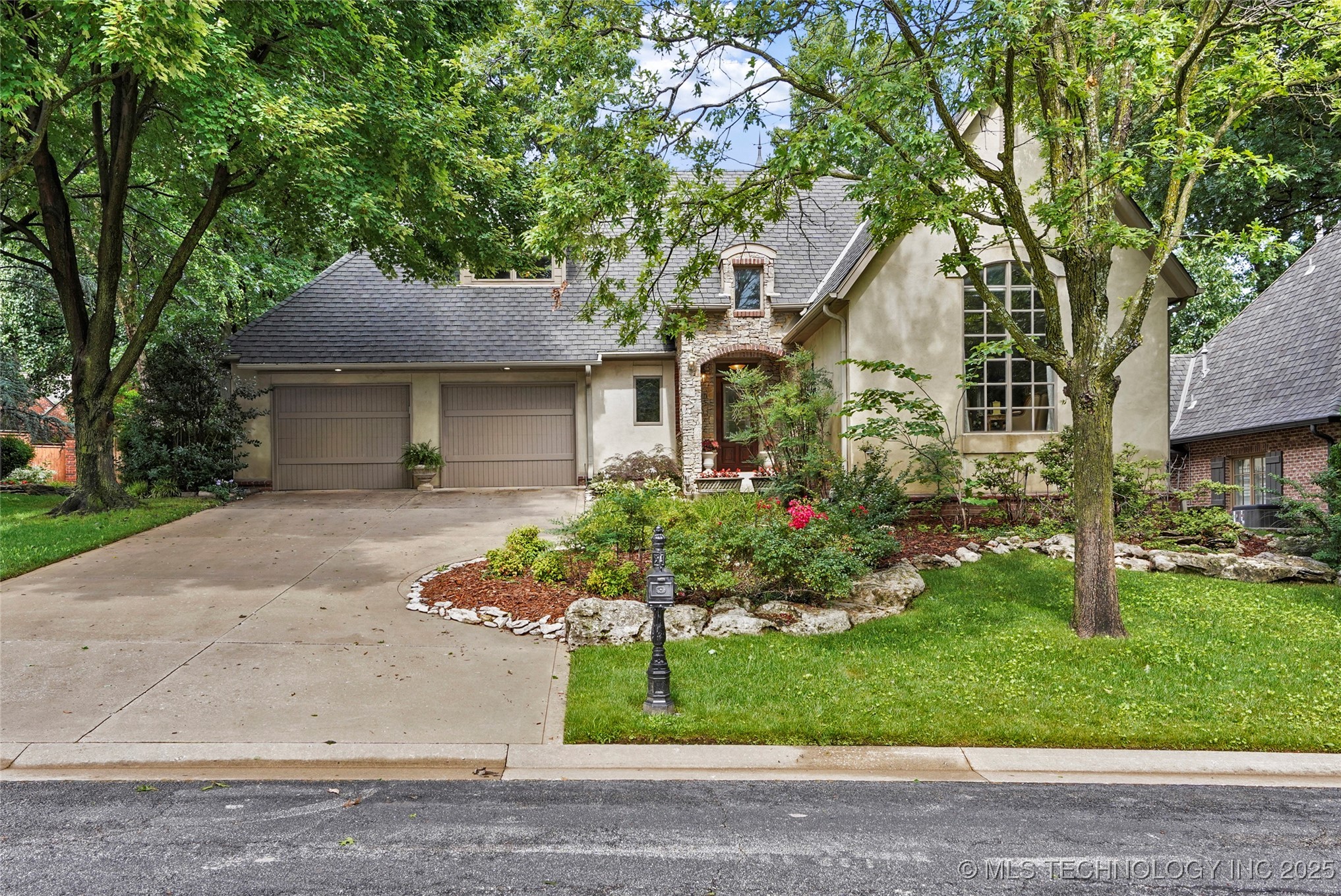 9632 S Vandalia Avenue Property Photo