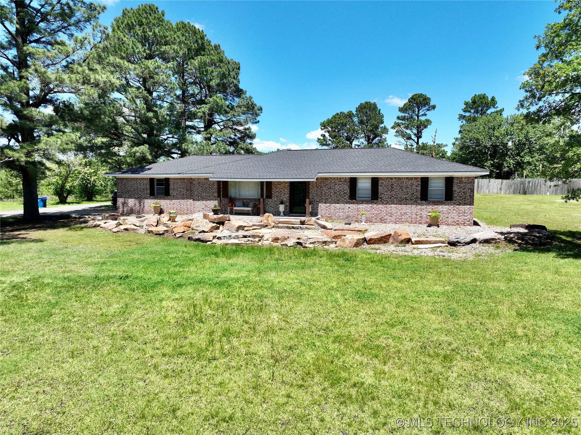 202 Findley Street Property Photo 1