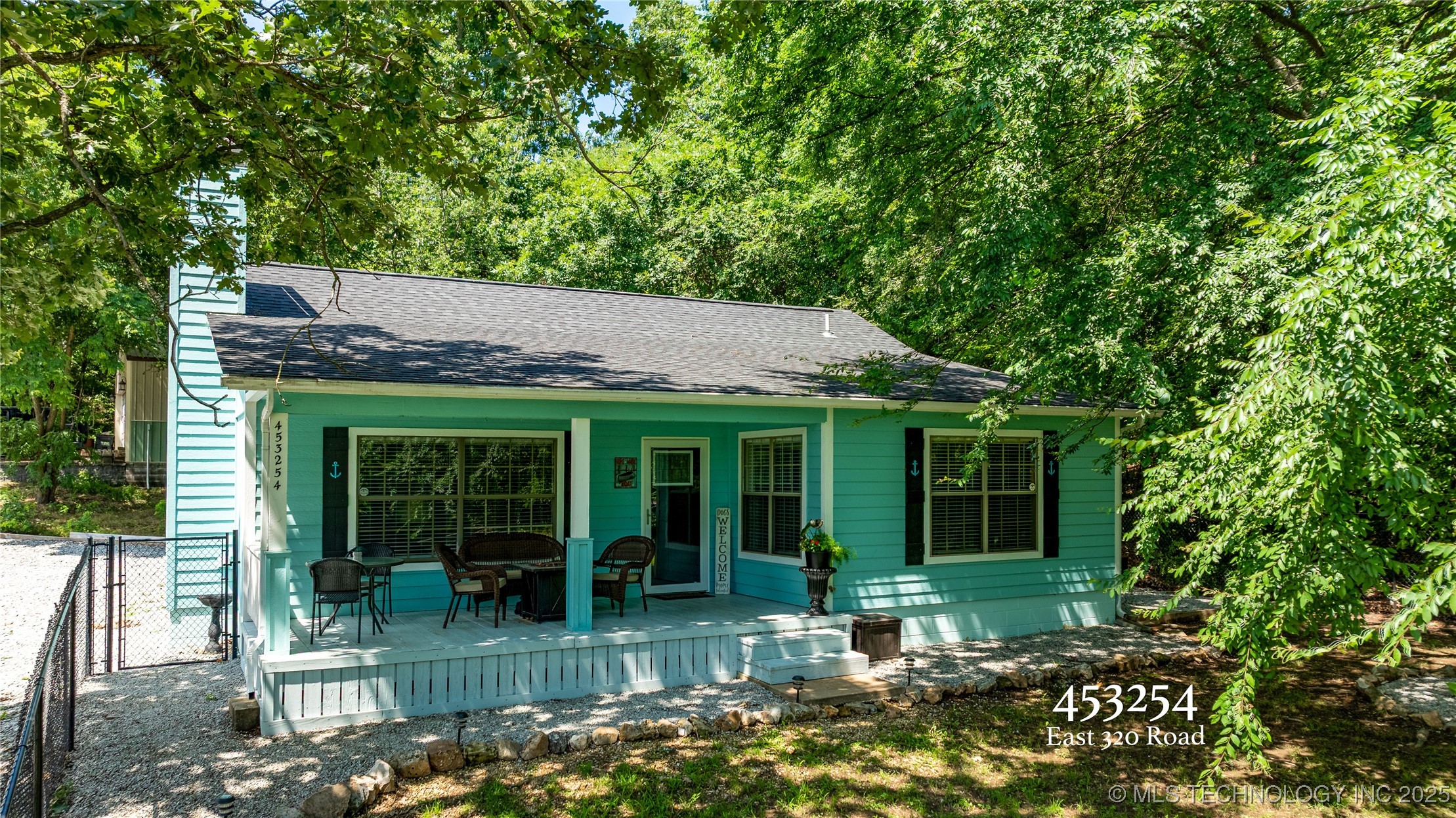 453254 E 320 Road Property Photo 1