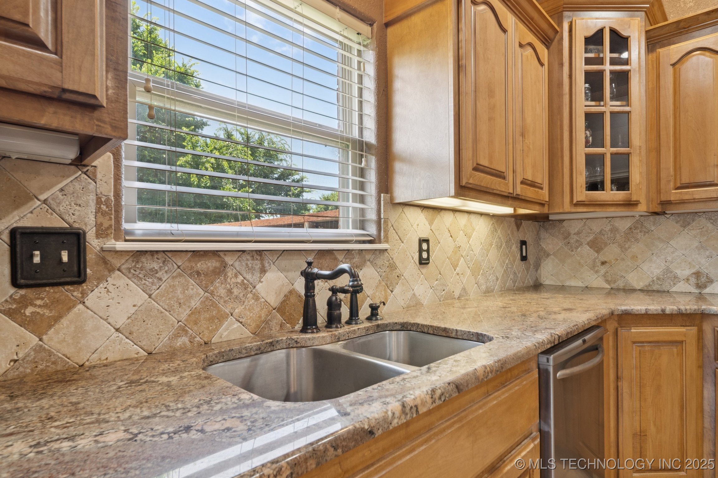 8483 N 68th East Avenue Property Photo 19