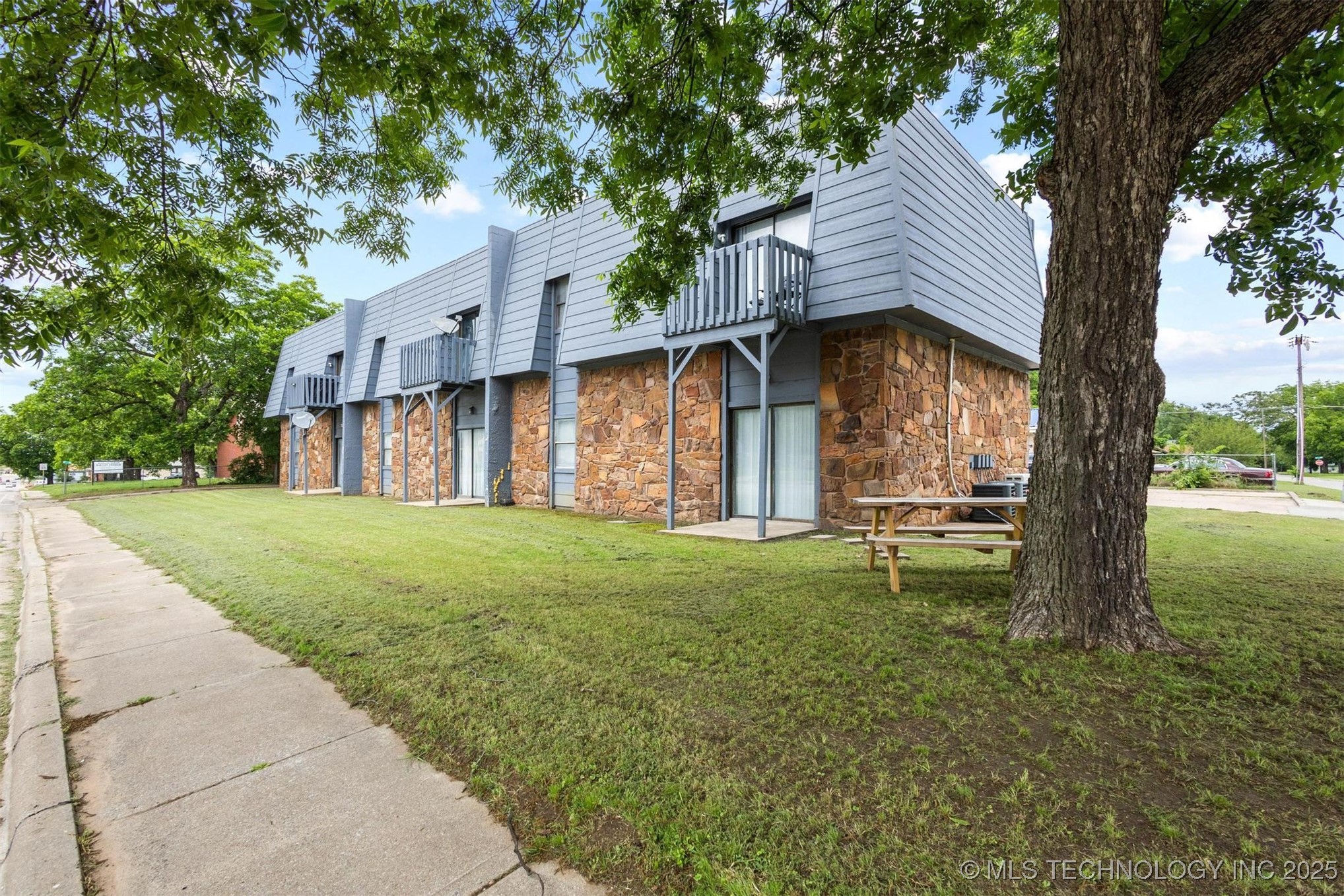 806 N Washington Property Photo 1