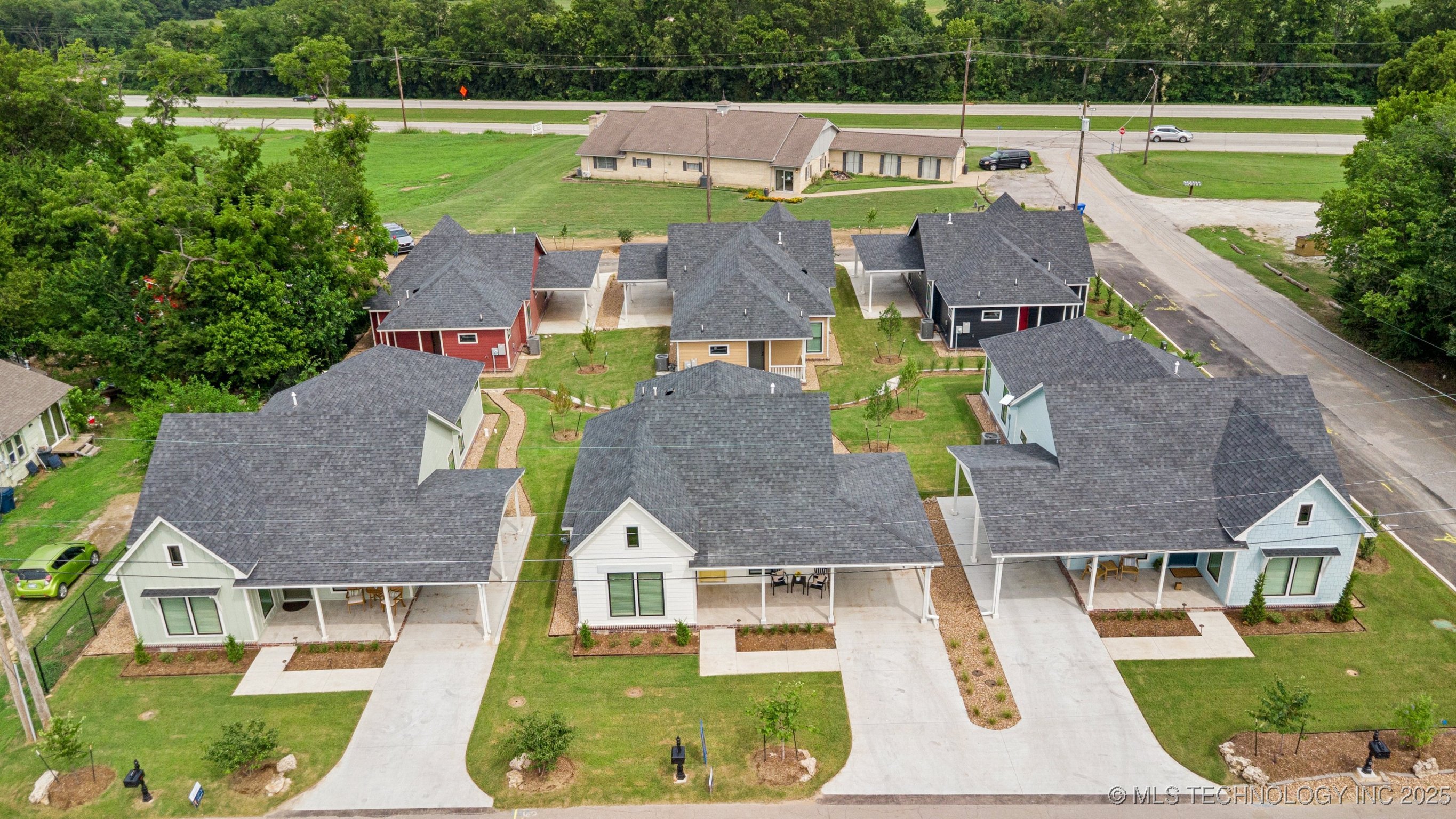 212 S Bluff Street A Property Photo 3