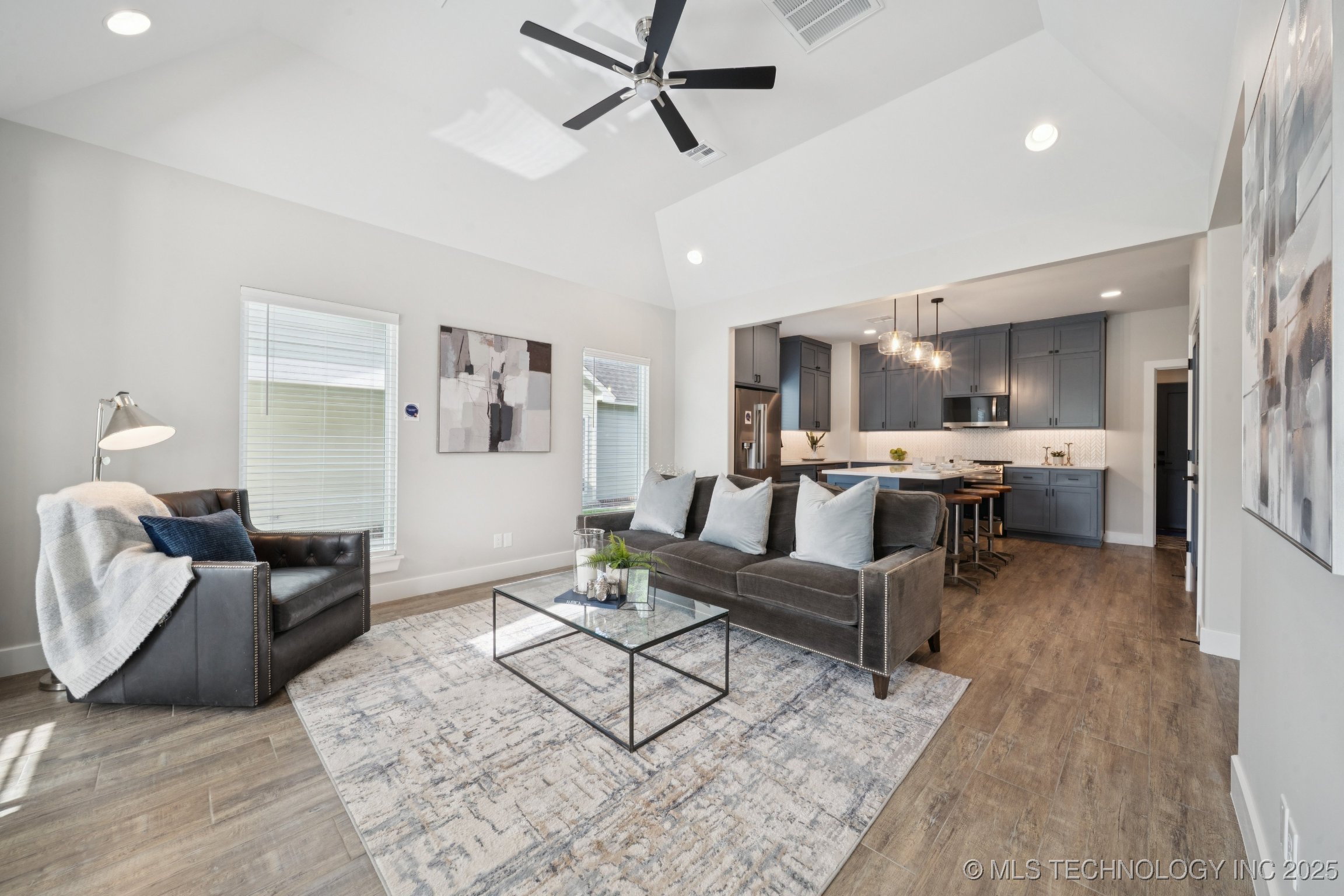 212 S Bluff Street A Property Photo 6