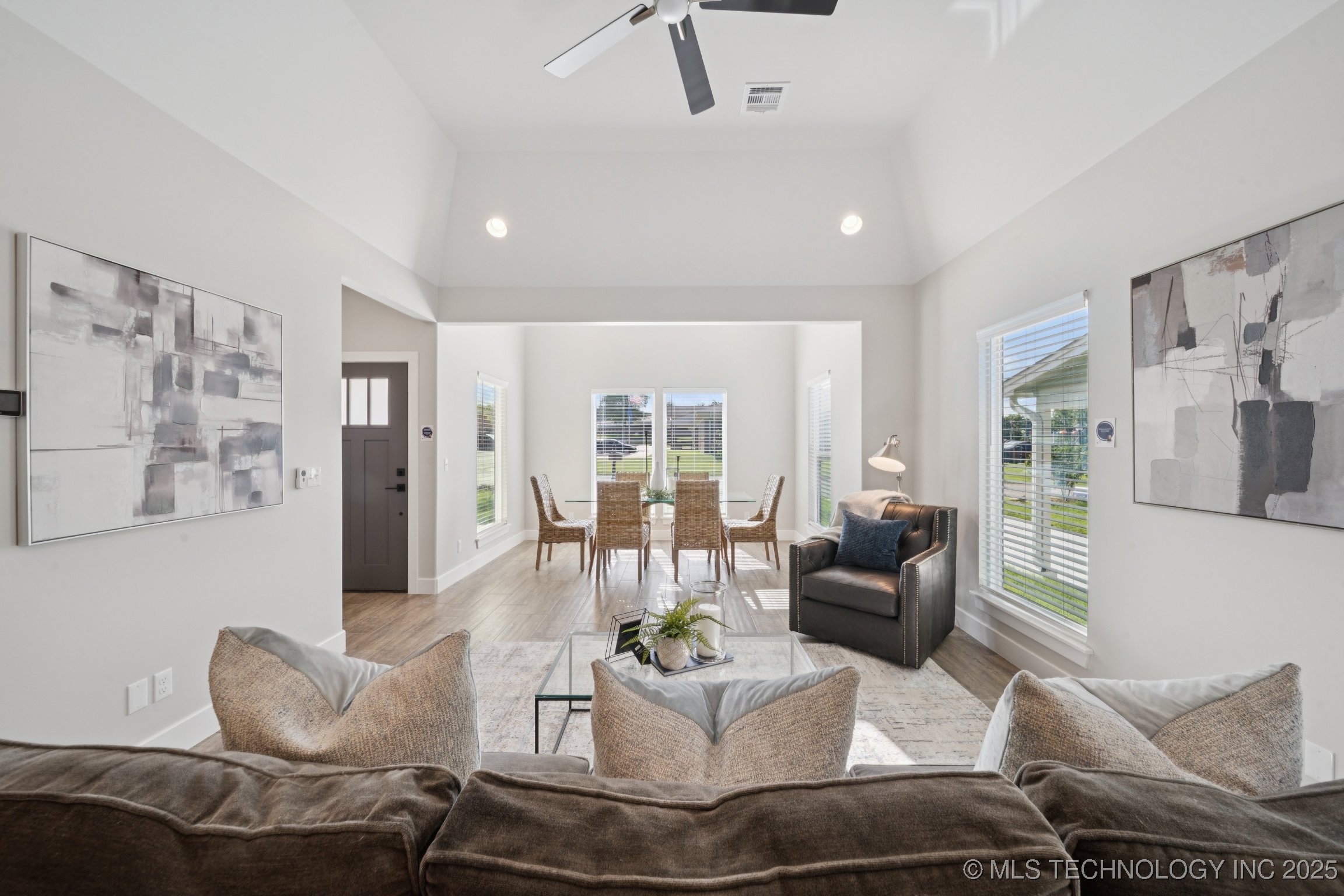 212 S Bluff Street A Property Photo 8